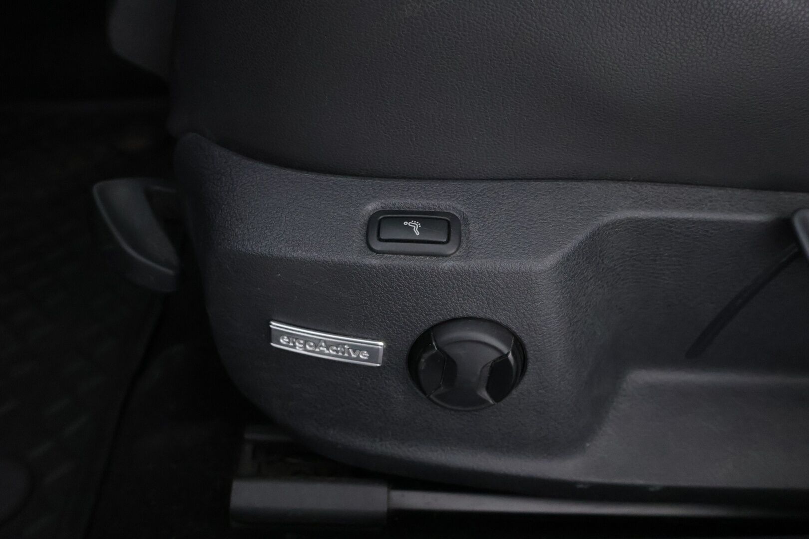 Volkswagen Golf 2014 Variant Highline 2,0 TDI 110 kW (150 hv) BlueMotion Technology DSG-automaatti - Suomiauto | Hieronta | LED | Lohko & Sisäpistoke | Vakkari | Puolinahkasisusta | Juuri tullut Tampereelle!