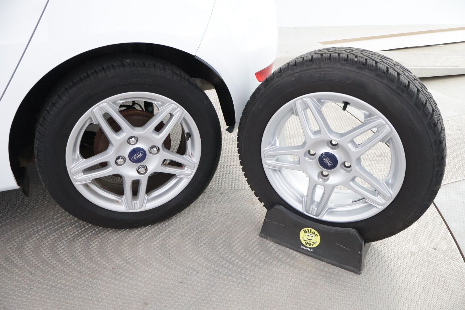 Ford Fiesta 2014 1,0 EcoBoost 100hv PowerShift Titanium A6 5-ovinen - Suomi-auto/ Lohko/ Vakkari/ 2x renkaat
