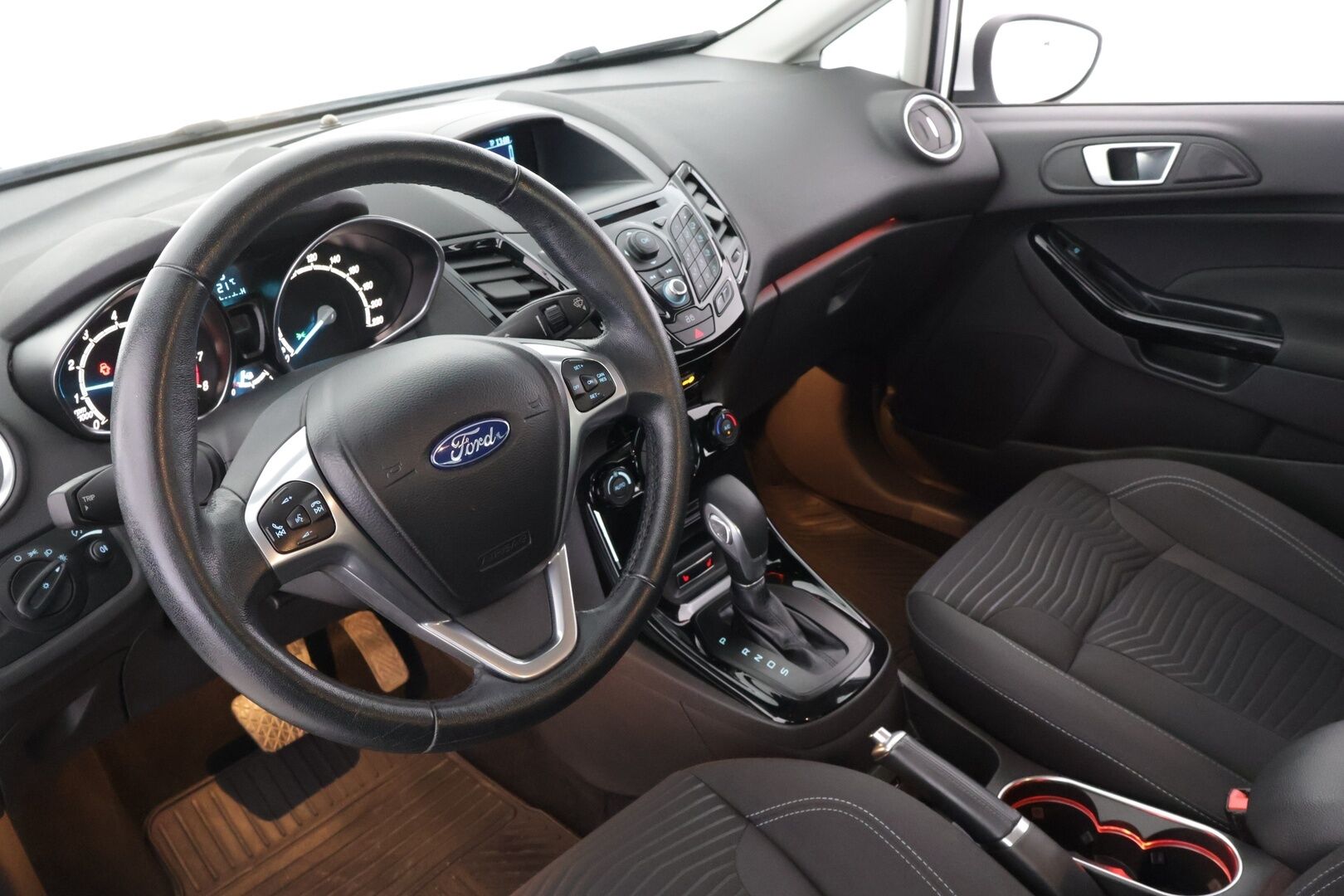 Ford Fiesta 2014 1,0 EcoBoost 100hv PowerShift Titanium A6 5-ovinen - Suomi-auto/ Lohko/ Vakkari/ 2x renkaat