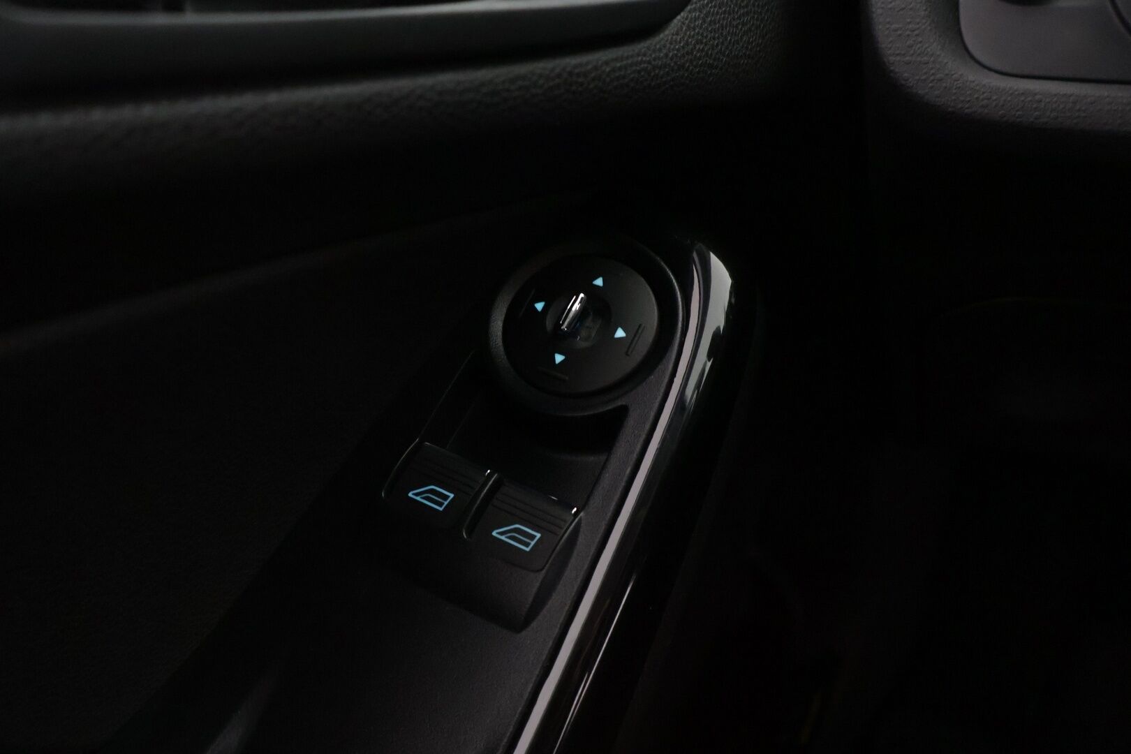 Ford Fiesta 2014 1,0 EcoBoost 100hv PowerShift Titanium A6 5-ovinen - Suomi-auto/ Lohko/ Vakkari/ 2x renkaat