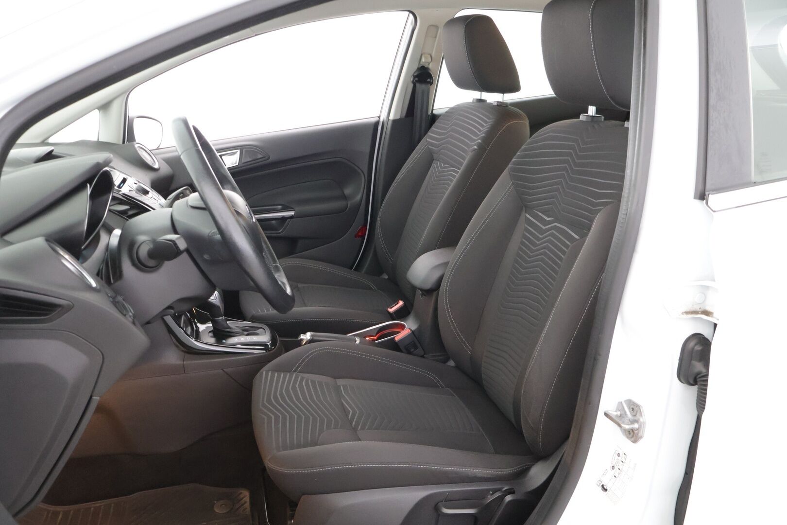 Ford Fiesta 2014 1,0 EcoBoost 100hv PowerShift Titanium A6 5-ovinen - Suomi-auto/ Lohko/ Vakkari/ 2x renkaat