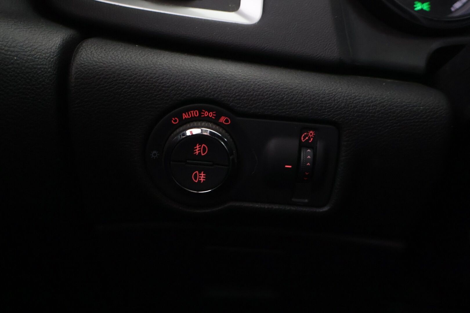 Opel Astra 2014 Sports Tourer Sport 1,6 CDTI ecoFLEX Start/Stop 100kW MT6  - YritysOutlet - Myydään vain yrityksille - Webasto, sportpenkit, autom. ilmastointi, 2x renkaat