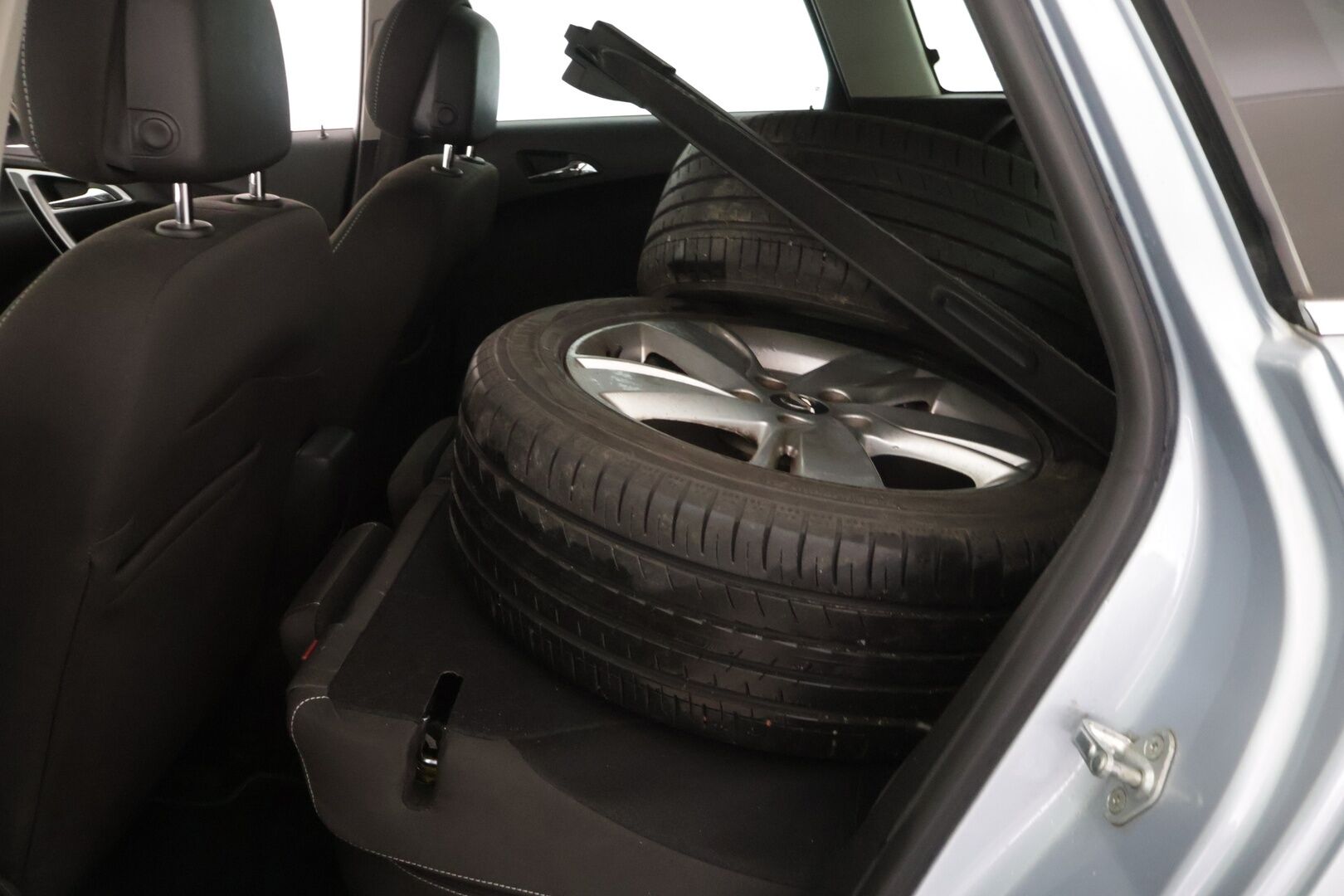 Opel Astra 2014 Sports Tourer Sport 1,6 CDTI ecoFLEX Start/Stop 100kW MT6  - YritysOutlet - Myydään vain yrityksille - Webasto, sportpenkit, autom. ilmastointi, 2x renkaat