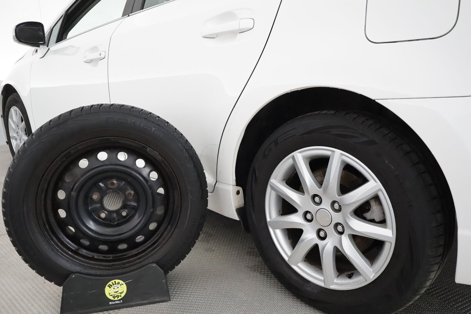 Toyota Avensis 2014 1,6 Valvematic Life Edition Wagon *Suomi-auto / Radio / Ilmastointi / Penkinlämmittimet / 2x Renkaat* - HULLU BLACKWEEK KORKOTARJOUS 2,49%