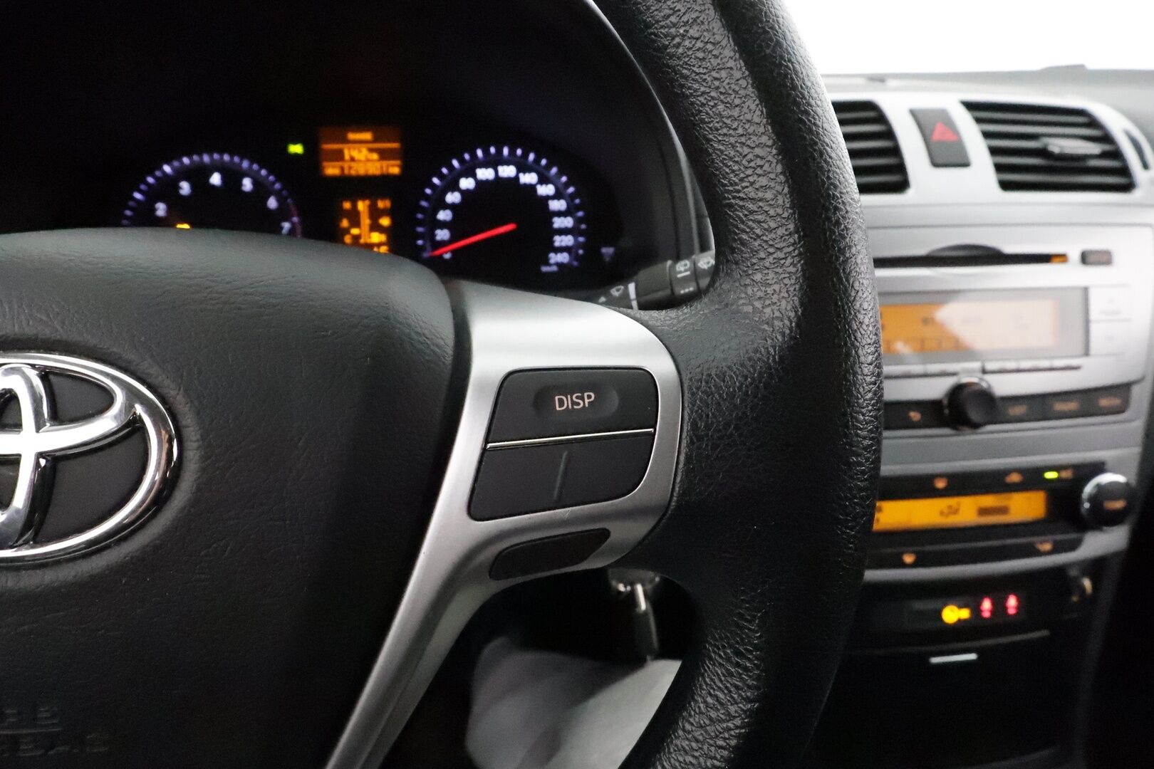 Toyota Avensis 2014 1,6 Valvematic Life Edition Wagon *Suomi-auto / Radio / Ilmastointi / Penkinlämmittimet / 2x Renkaat* - HULLU BLACKWEEK KORKOTARJOUS 2,49%