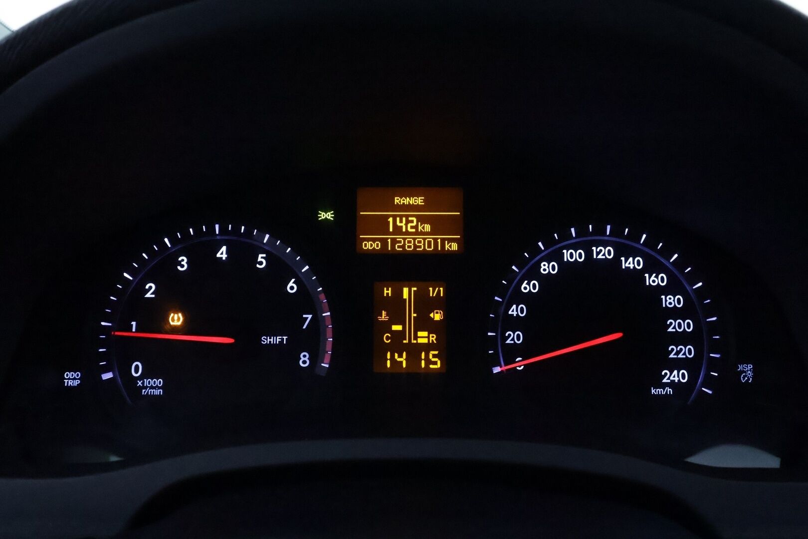 Toyota Avensis 2014 1,6 Valvematic Life Edition Wagon *Suomi-auto / Radio / Ilmastointi / Penkinlämmittimet / 2x Renkaat* - HULLU BLACKWEEK KORKOTARJOUS 2,49%