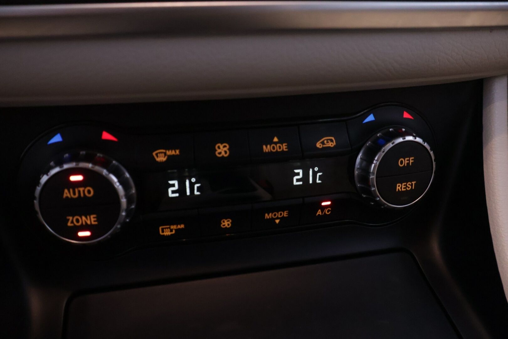Mercedes-Benz GLA 2014 200 A Premium Business - Webasto | P-Kamera | Vakkari