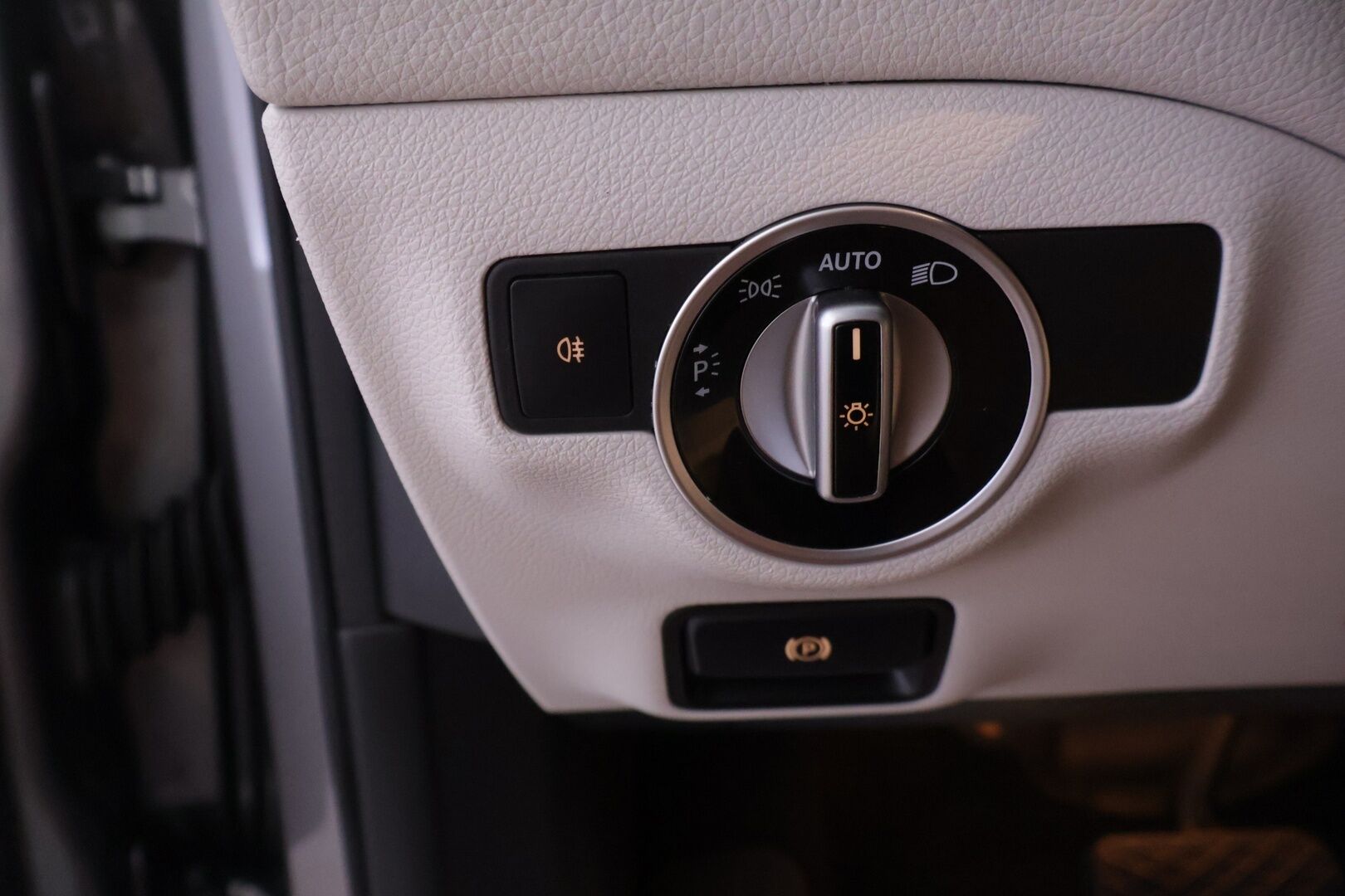 Mercedes-Benz GLA 2014 200 A Premium Business - Webasto | P-Kamera | Vakkari