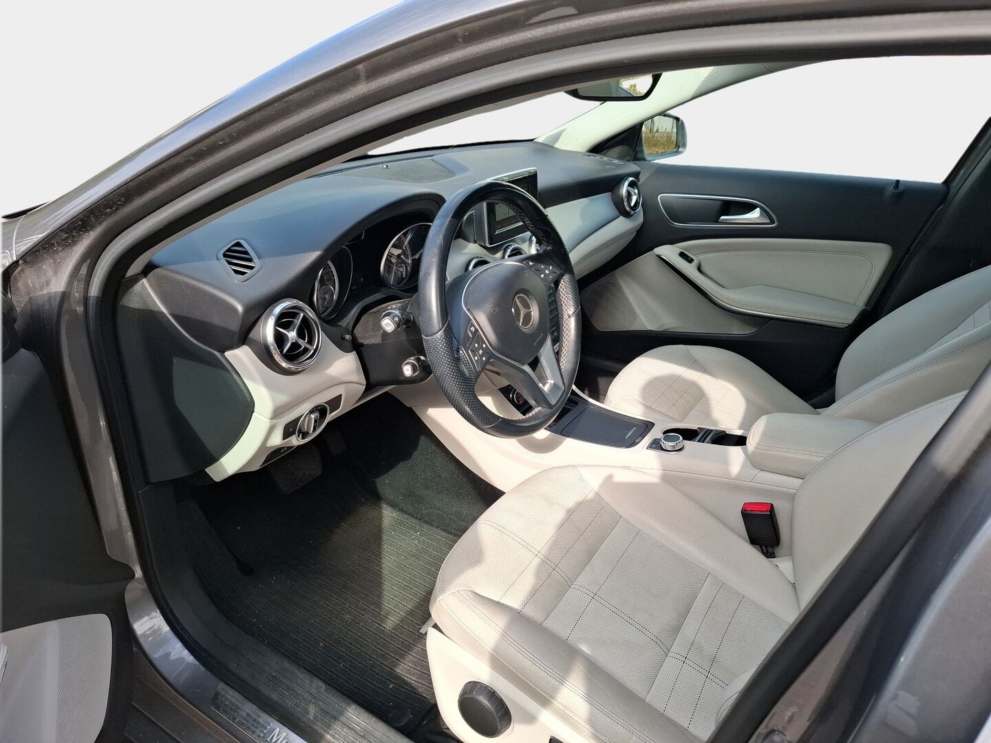 Mercedes-Benz GLA 2014 200 A Premium Business - Webasto | P-Kamera | Vakkari