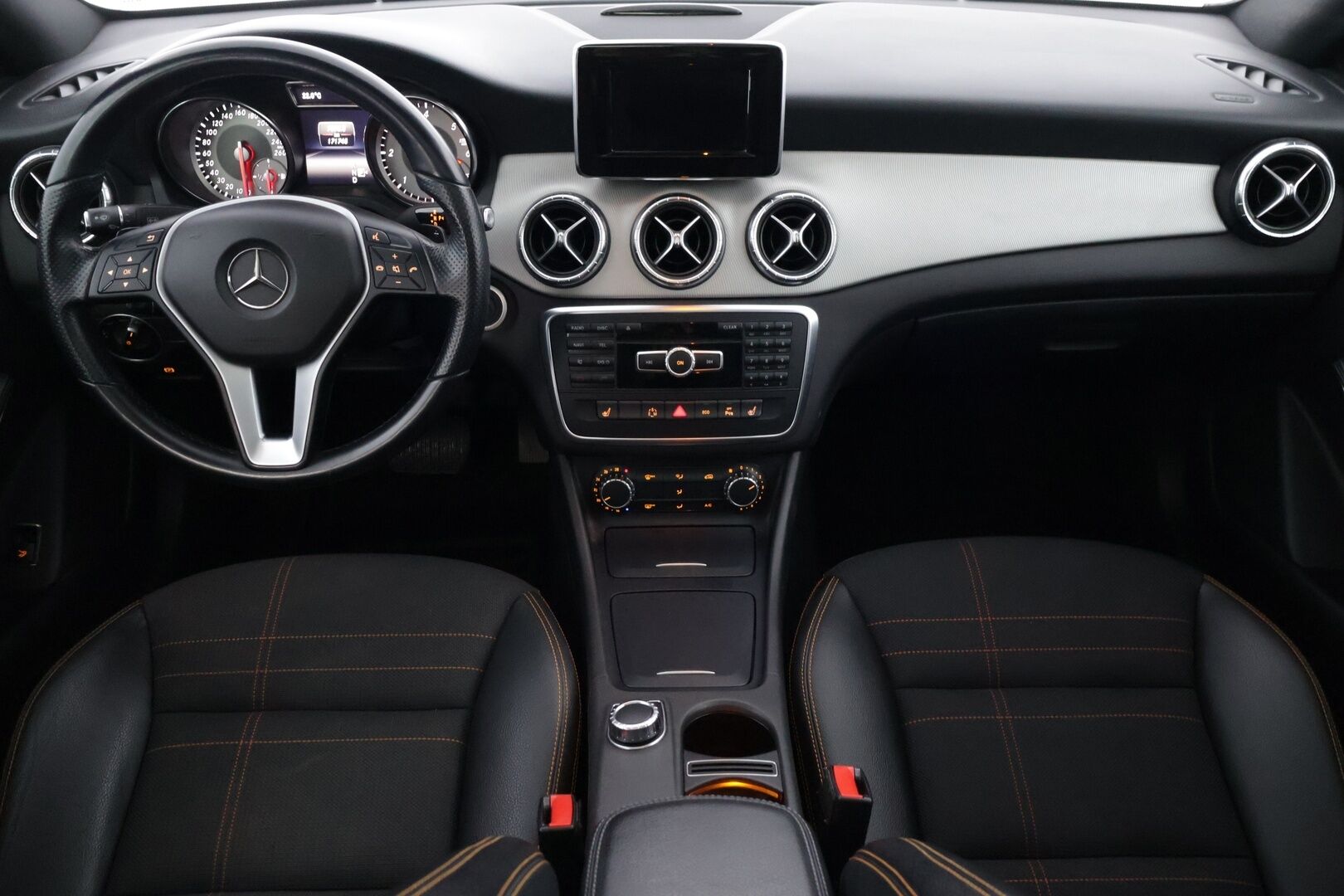 Mercedes-Benz CLA 2014 220 CDI Premium Business - | Vakkari | Kattoluukku | P.kamera | Puolinahkasisusta | Juuri huollettu! | Ei-adblue | 