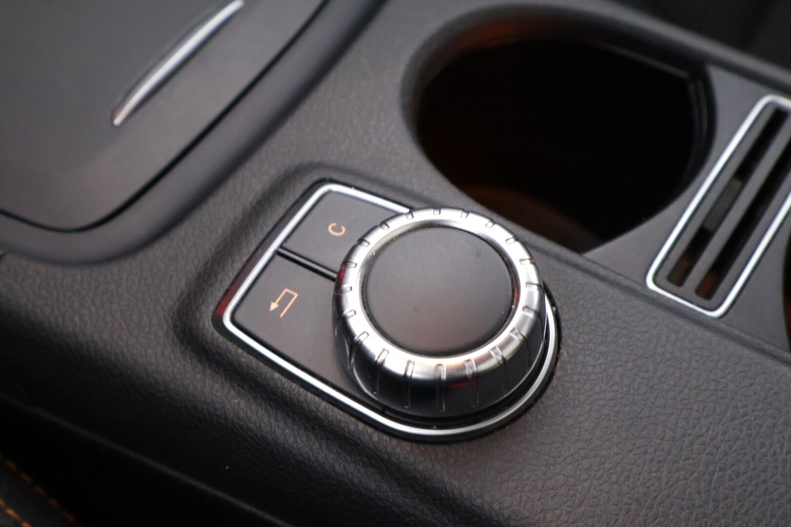 Mercedes-Benz CLA 2014 220 CDI Premium Business - | Vakkari | Kattoluukku | P.kamera | Puolinahkasisusta | Juuri huollettu! | Ei-adblue | 