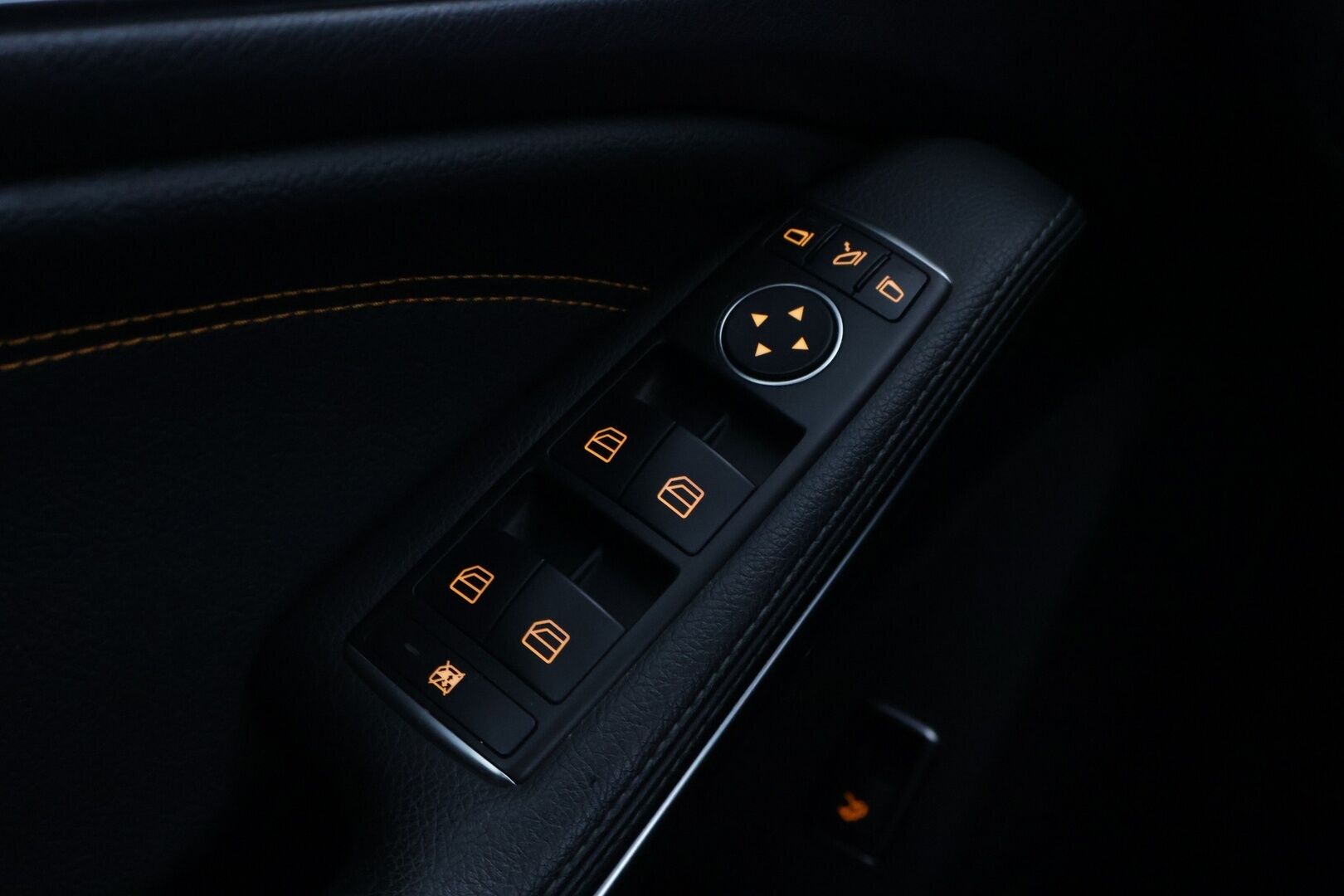 Mercedes-Benz CLA 2014 220 CDI Premium Business - | Vakkari | Kattoluukku | P.kamera | Puolinahkasisusta | Juuri huollettu! | Ei-adblue | 