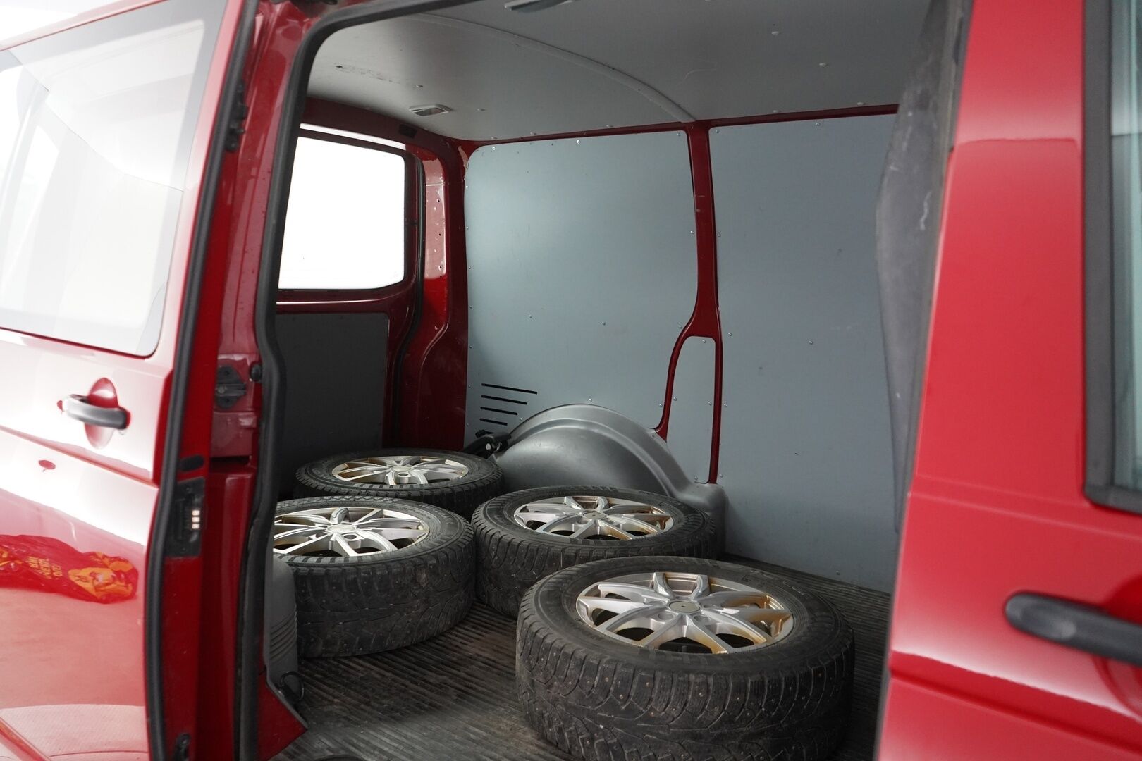 Volkswagen Transporter 2014 umpipakettiauto 2,0 TDI 132 kW 4Motion DSG BlueMotion Technology - MYYDÄÄN HUUTOKAUPAT.COM 
