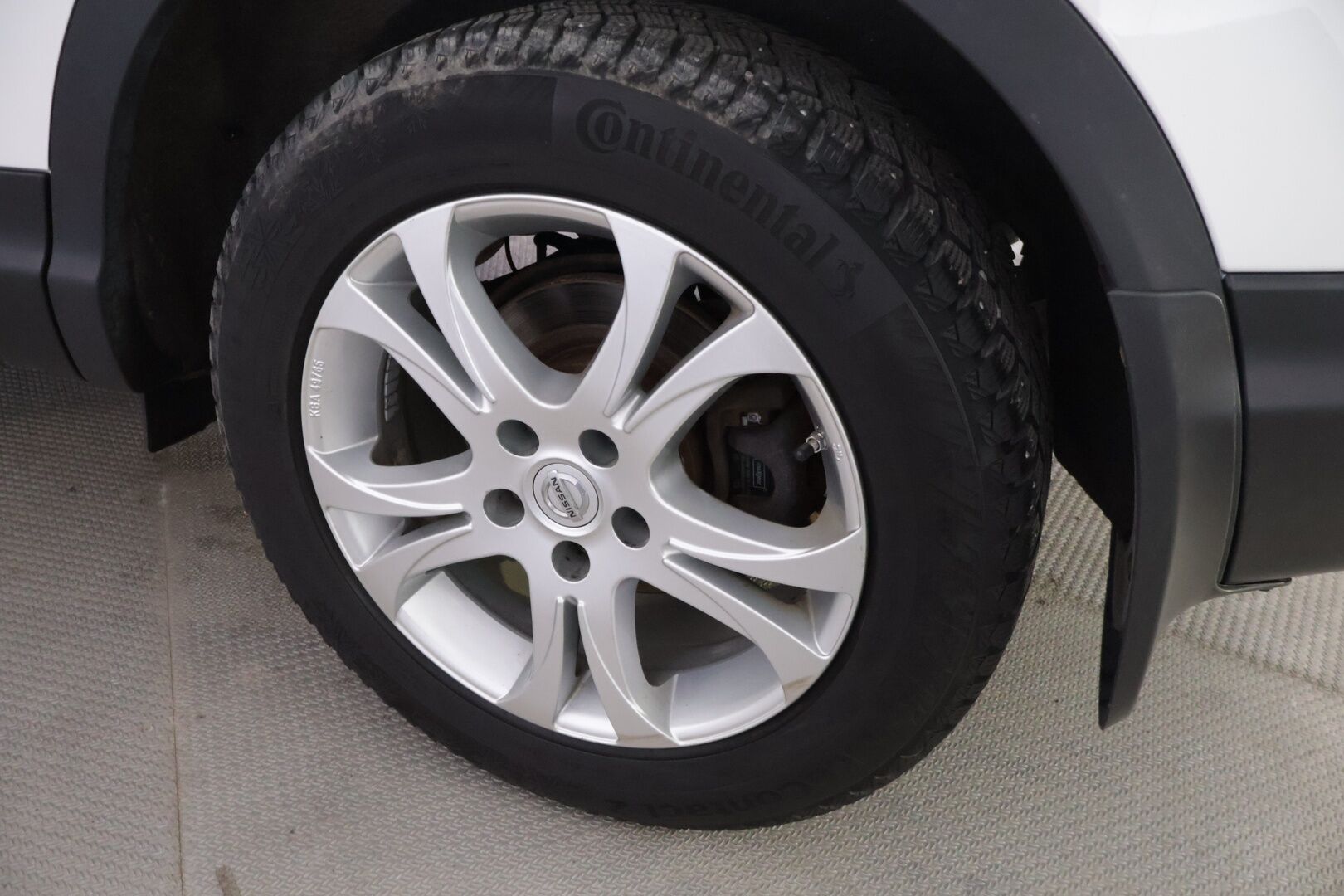 Nissan Qashqai 2014 dCi 110 Business 360 2WD 6M/T Leather ** Suomi-auto / 360 kamera / Navi / Panorama / Juuri huollettu! / Helmiäisväri! ** - Upeassa kunnossa oleva auto hyvillä varusteilla, kaksilla renkailla ja kirsikkana kakun päälle, ilman Ad-Blue järjestelmää! 