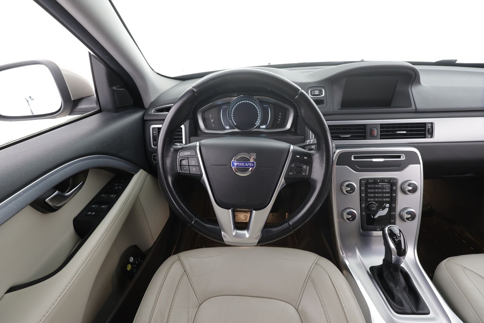 Volvo V70 2014 D4 Summum aut * Facelift / Koukku / Webasto / Vakkari / Navi / Muistipenkki / P.tutkat * - Suomi-auto