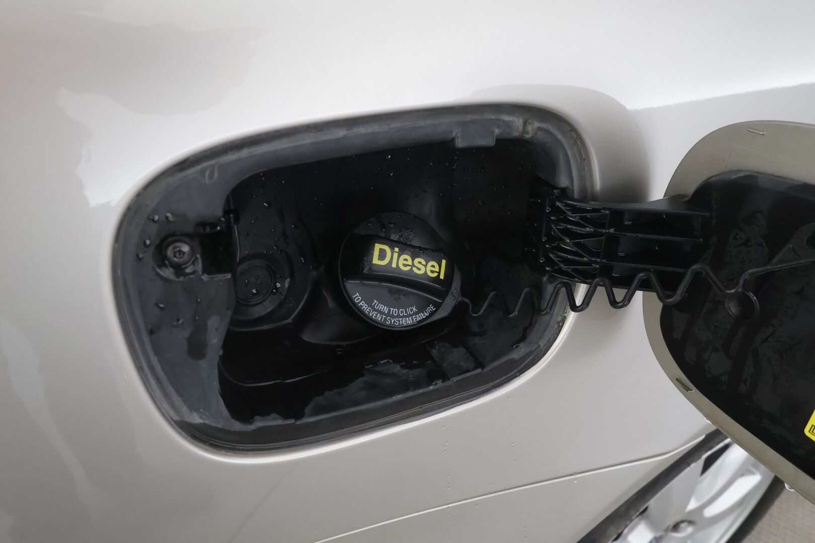 Volvo V70 2014 D4 Summum aut * Facelift / Koukku / Webasto / Vakkari / Navi / Muistipenkki / P.tutkat * - Suomi-auto