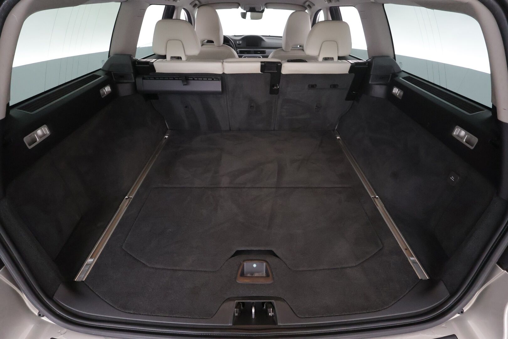 Volvo V70 2014 D4 Summum aut * Facelift / Koukku / Webasto / Vakkari / Navi / Muistipenkki / P.tutkat * - Suomi-auto