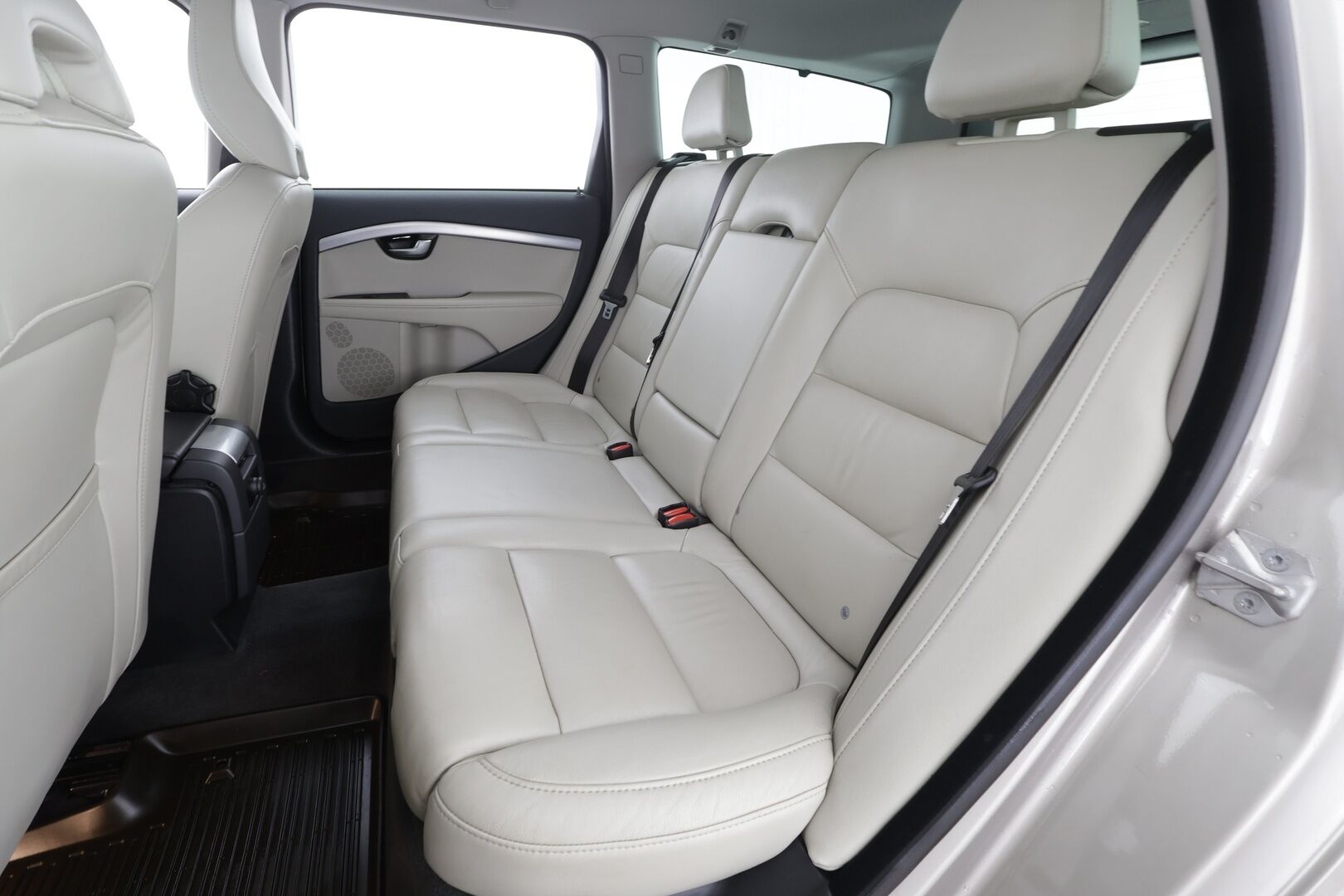 Volvo V70 2014 D4 Summum aut * Facelift / Koukku / Webasto / Vakkari / Navi / Muistipenkki / P.tutkat * - Suomi-auto