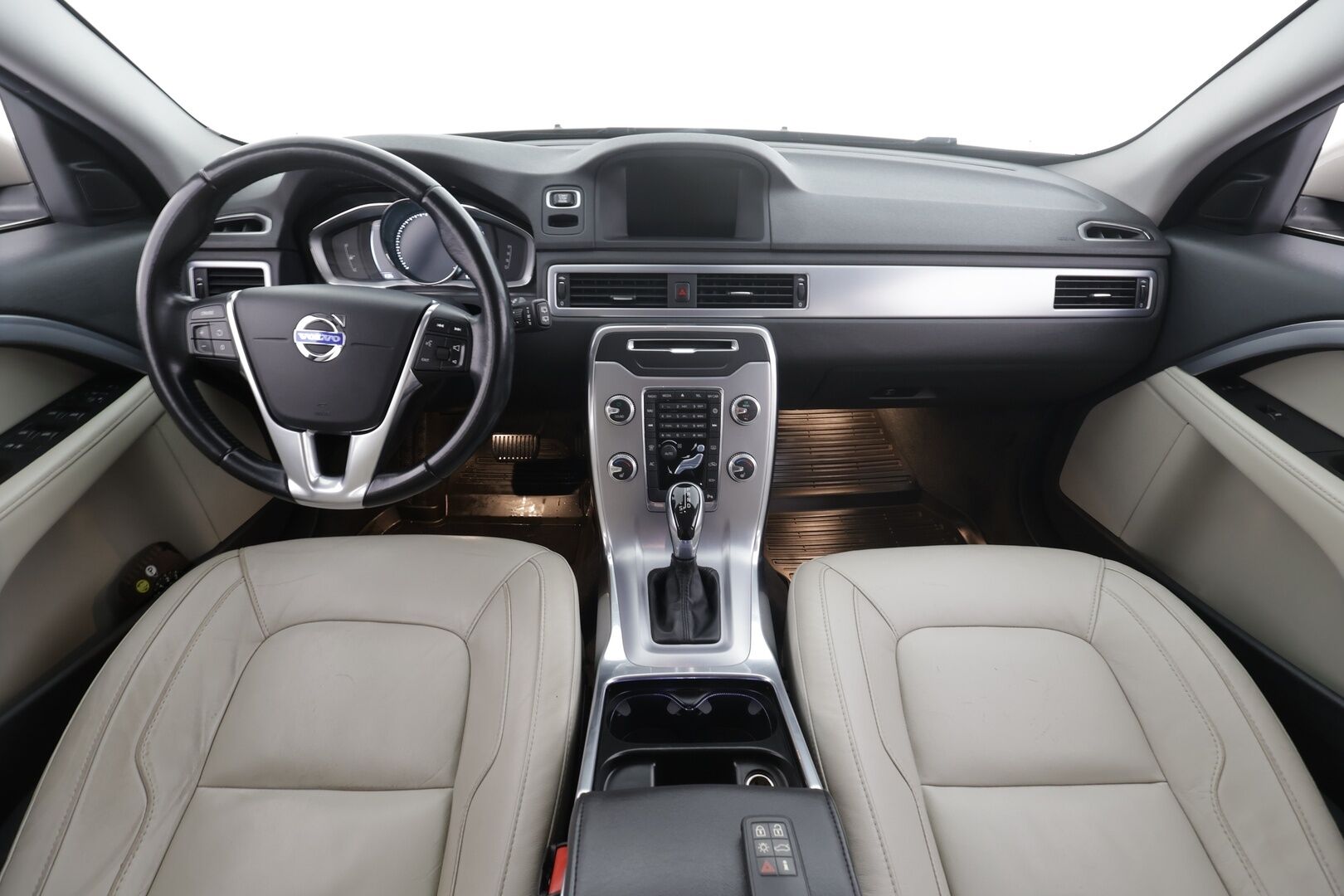 Volvo V70 2014 D4 Summum aut * Facelift / Koukku / Webasto / Vakkari / Navi / Muistipenkki / P.tutkat * - Suomi-auto