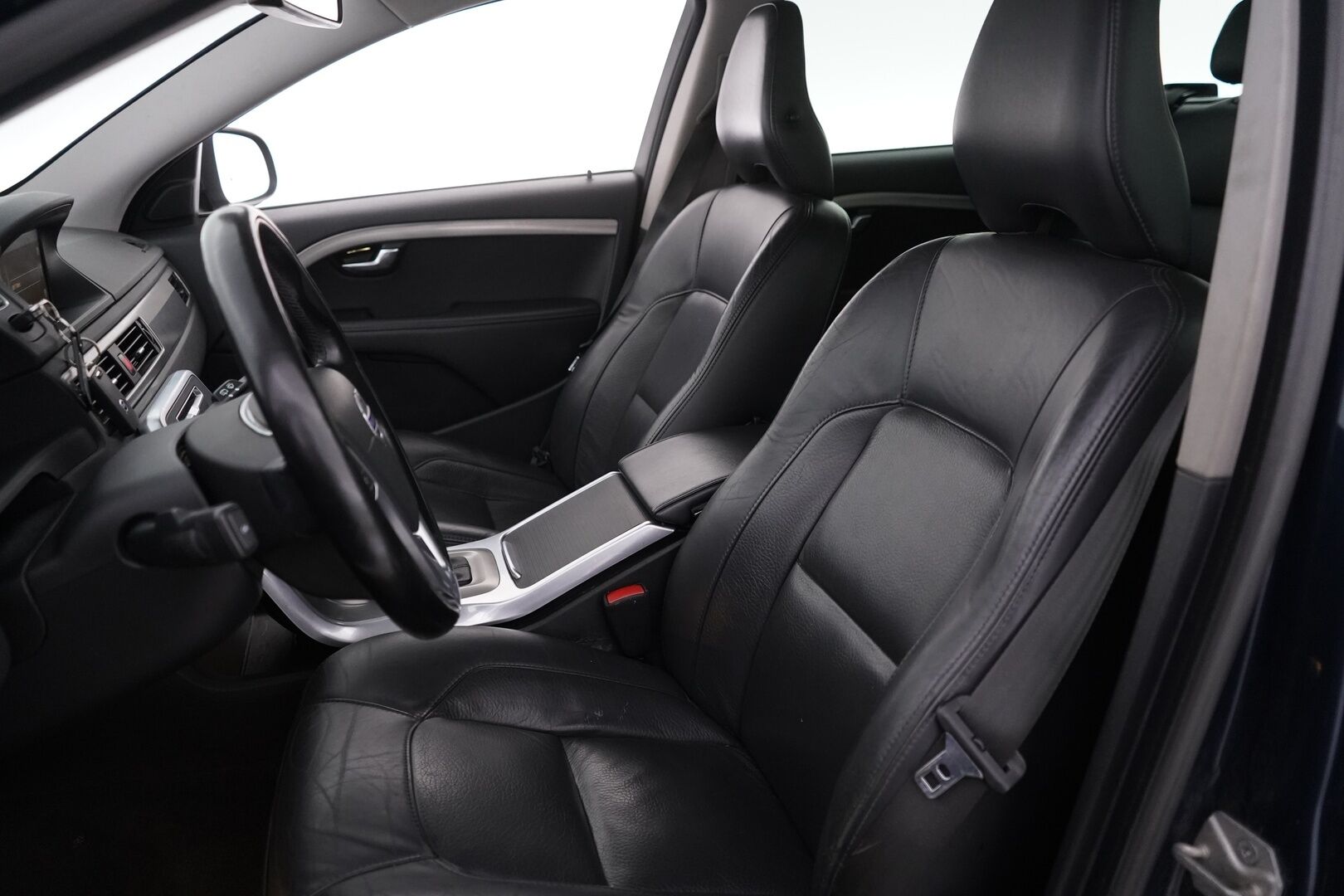 Volvo V70 2014 D4 Business Summum aut *Suomi-auto / Voc / Webasto / Navi / Nahat / KeyLessGo / Xenon / Koukku*