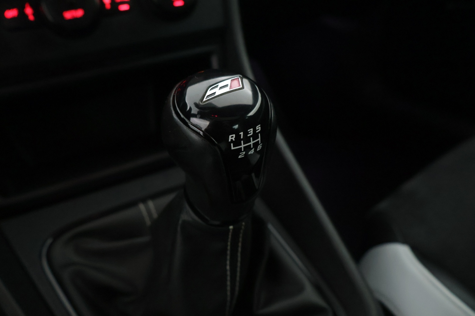 Seat Leon SC 2014 2,0 TSI 280 Cupra * Xenon / Urheiluistuimet / Upea yksilö * - Kytkin vaihdettu / Jarrulevyt ja palat joka nurkkaan / Iskarit vaihdettu *