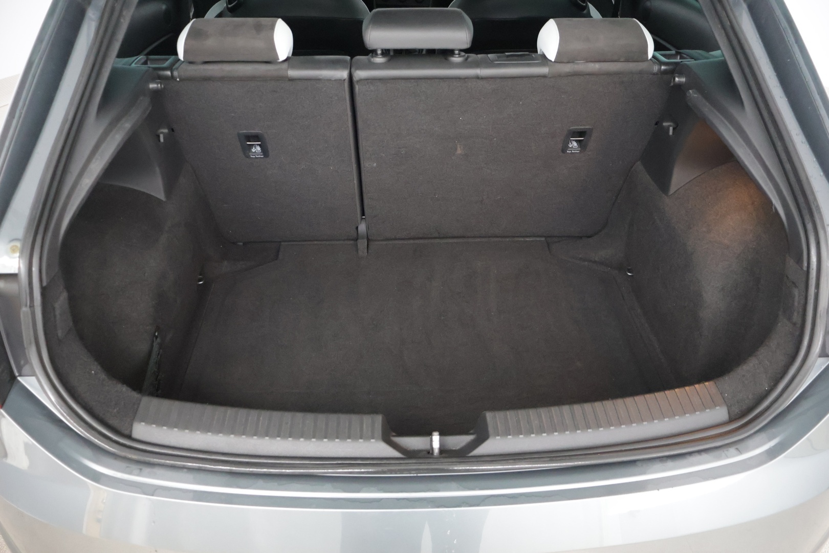 Seat Leon SC 2014 2,0 TSI 280 Cupra * Xenon / Urheiluistuimet / Upea yksilö * - Kytkin vaihdettu / Jarrulevyt ja palat joka nurkkaan / Iskarit vaihdettu *