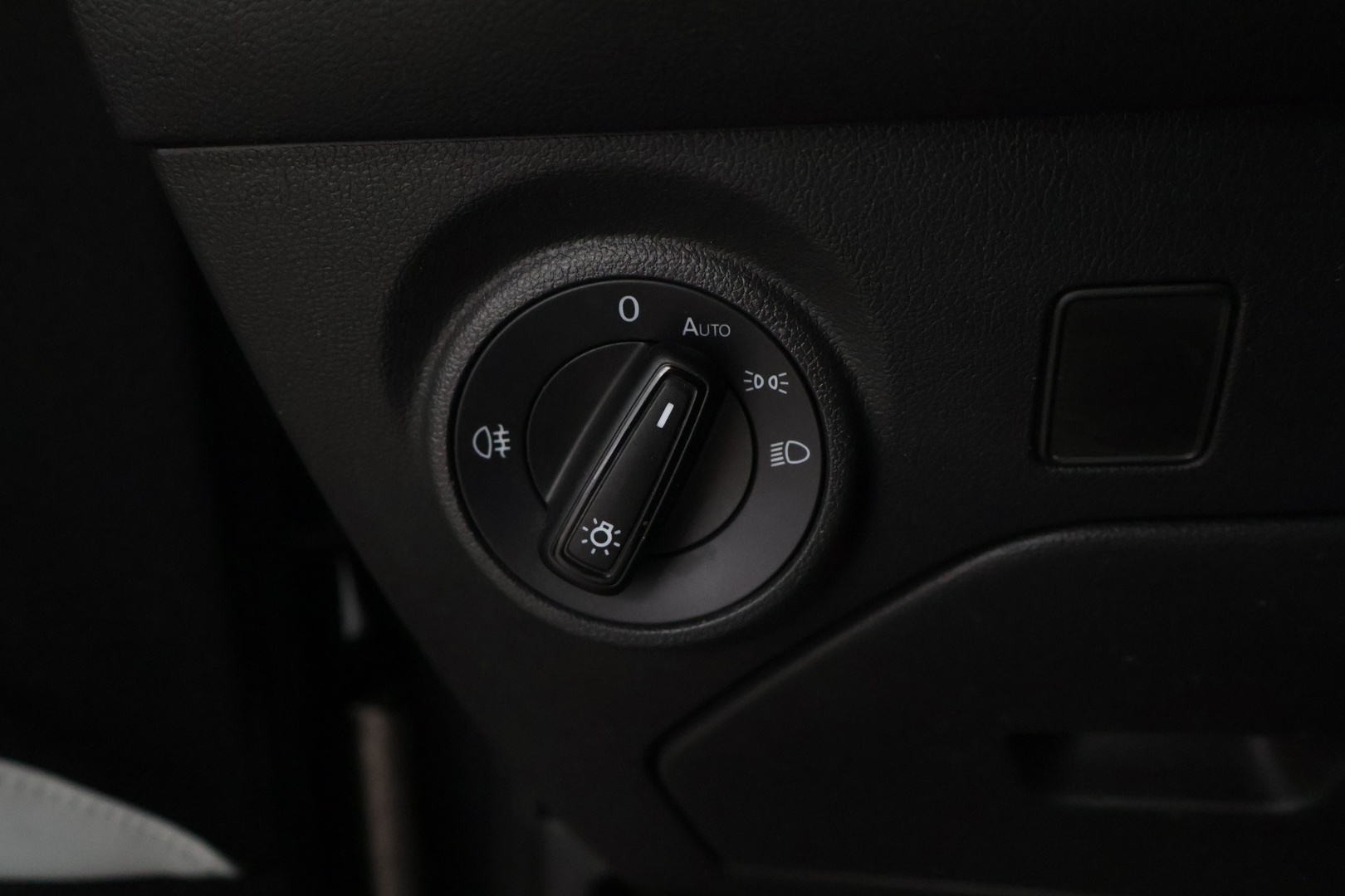 Seat Leon SC 2014 2,0 TSI 280 Cupra * Xenon / Urheiluistuimet / Upea yksilö * - Kytkin vaihdettu / Jarrulevyt ja palat joka nurkkaan / Iskarit vaihdettu *