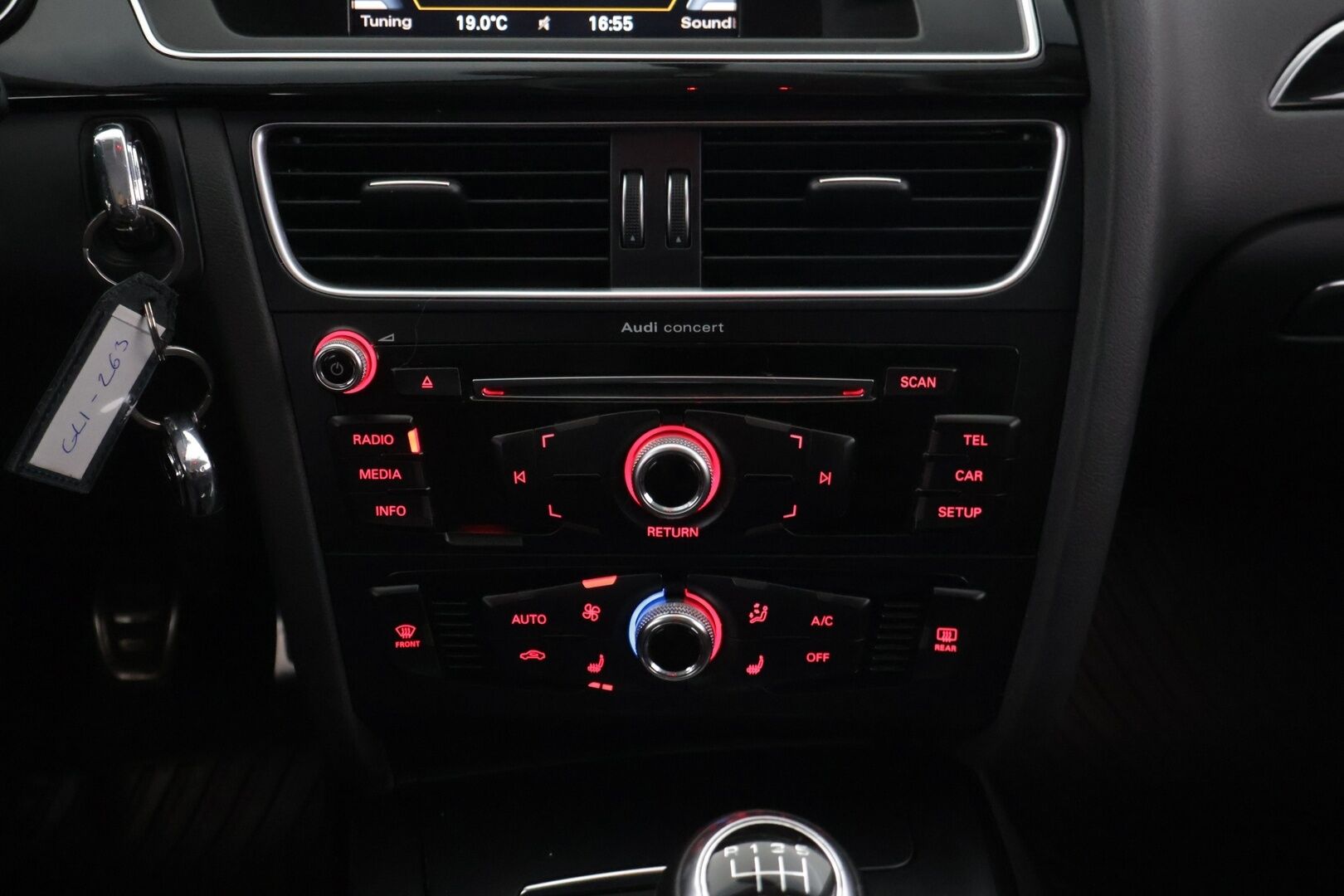 Audi A4 2014 Avant Business Sport 2,0 TDI 100 kW *Koukku / Vakkari / Xenon / S-Line ulko* - *Tyylikäs / Tilava / Laadukas* - Osta nyt, maksa vasta ensi vuonna