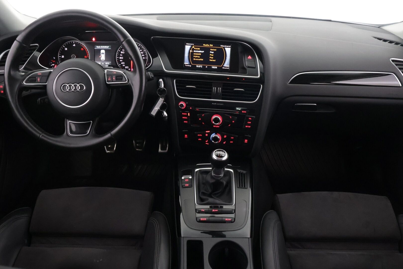 Audi A4 2014 Avant Business Sport 2,0 TDI 100 kW *Koukku / Vakkari / Xenon / S-Line ulko* - *Tyylikäs / Tilava / Laadukas* - Osta nyt, maksa vasta ensi vuonna