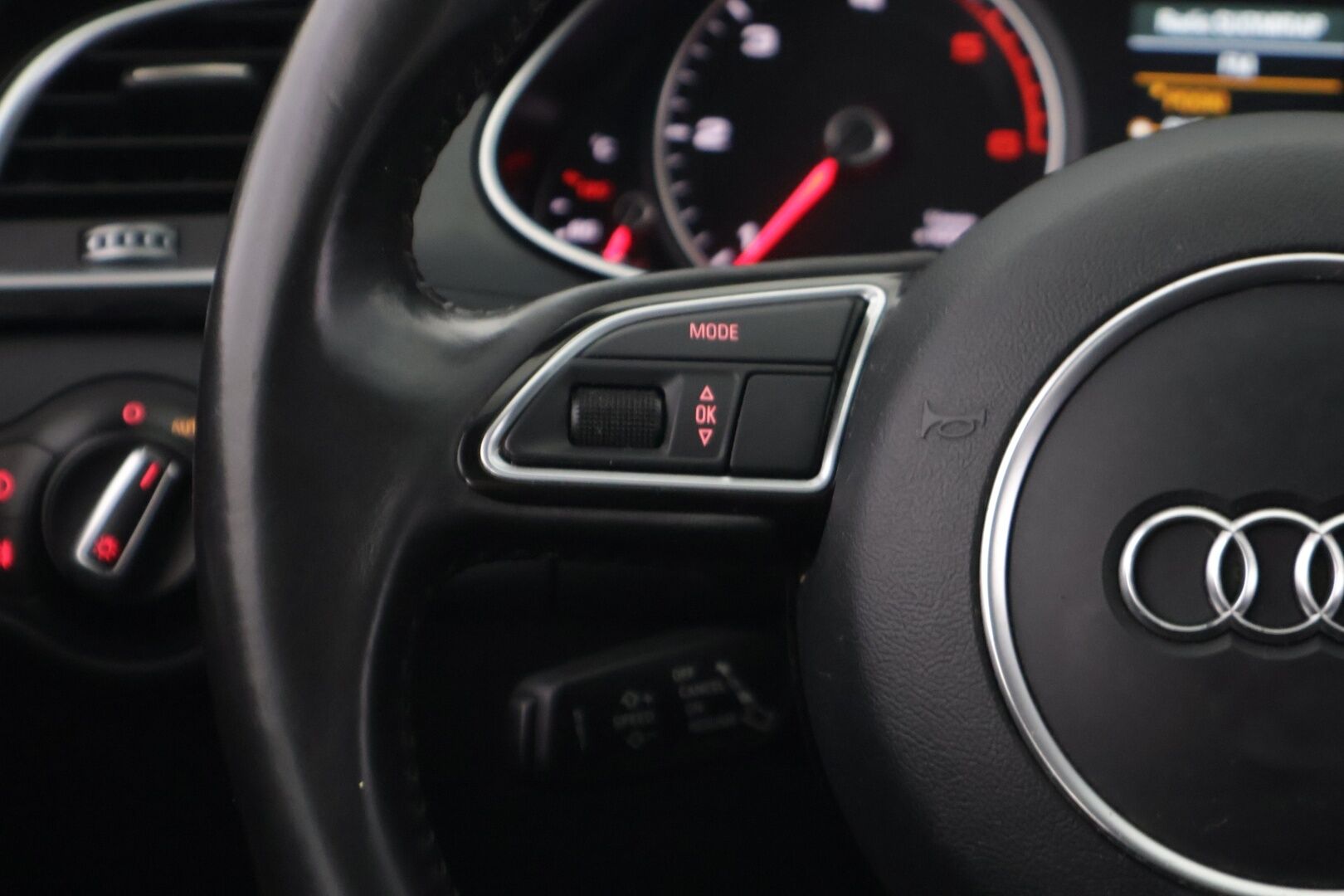 Audi A4 2014 Avant Business Sport 2,0 TDI 100 kW *Koukku / Vakkari / Xenon / S-Line ulko* - *Tyylikäs / Tilava / Laadukas* - Osta nyt, maksa vasta ensi vuonna