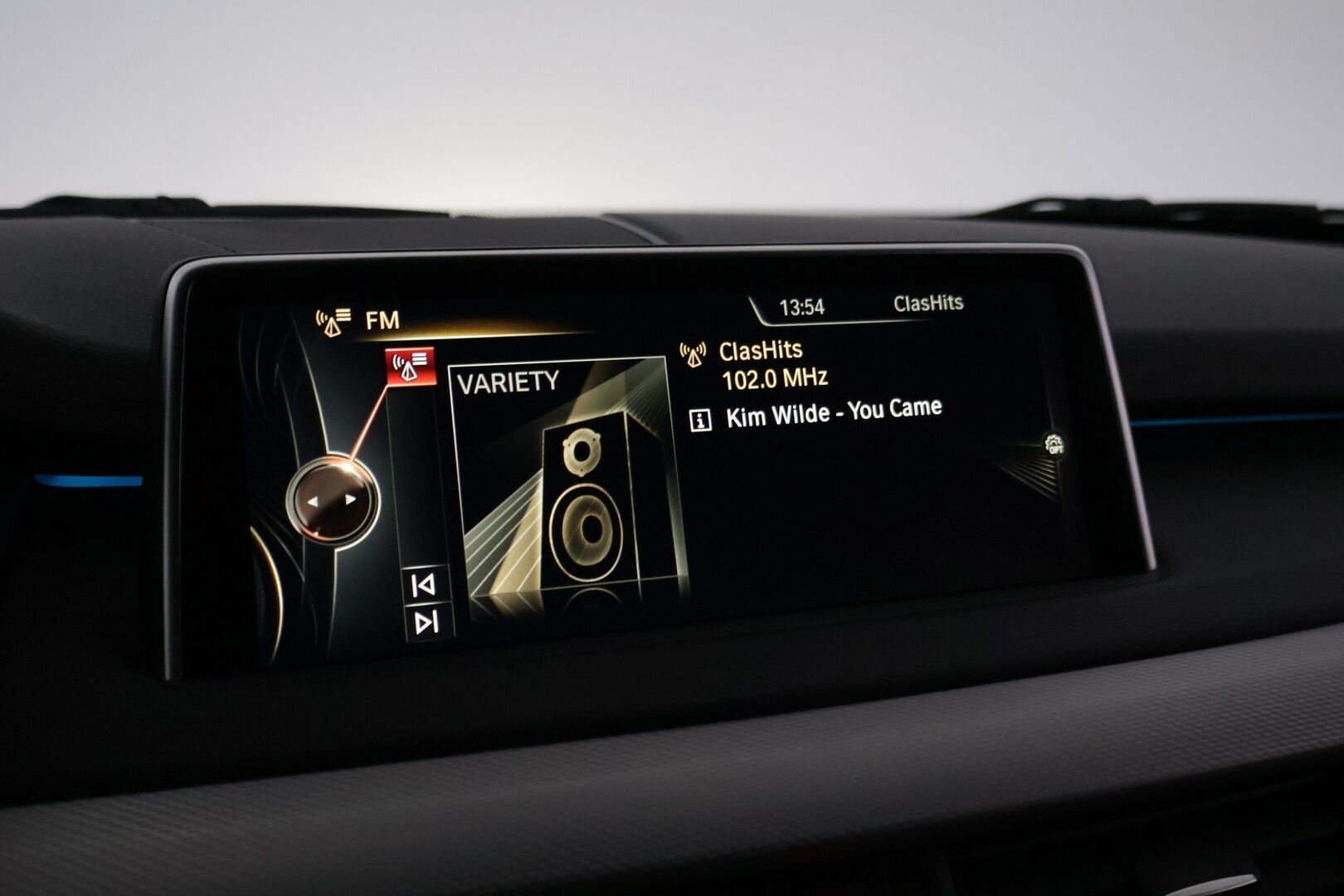 BMW X5 2014 F15 M50d - | Harman/Kardon | Comfort istuimet muistilla | Vetokoukku | Navi | Webasto |