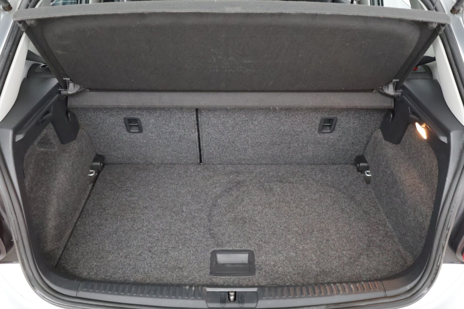 Volkswagen Polo 2014 Comfortline 1,2 TSI 66 kW BlueMotion Technology DSG 4ov *Suomi-auto / Vakkari / Tutkat / BT* - 2x renkaat ja aluvanteilla / Metalliväri - HULLUT AVAJAISHULINAT KORKOTARJOUS 3,29 %