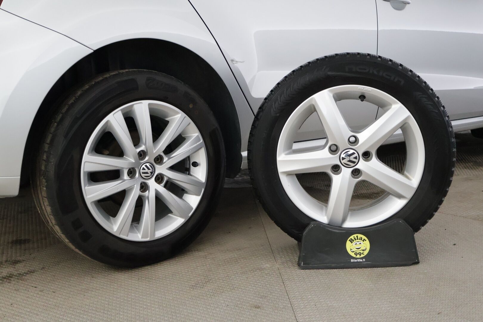 Volkswagen Polo 2014 Comfortline 1,2 TSI 66 kW BlueMotion Technology DSG 4ov *Suomi-auto / Vakkari / Tutkat / BT* - 2x renkaat ja aluvanteilla / Metalliväri - HULLUT AVAJAISHULINAT KORKOTARJOUS 3,29 %