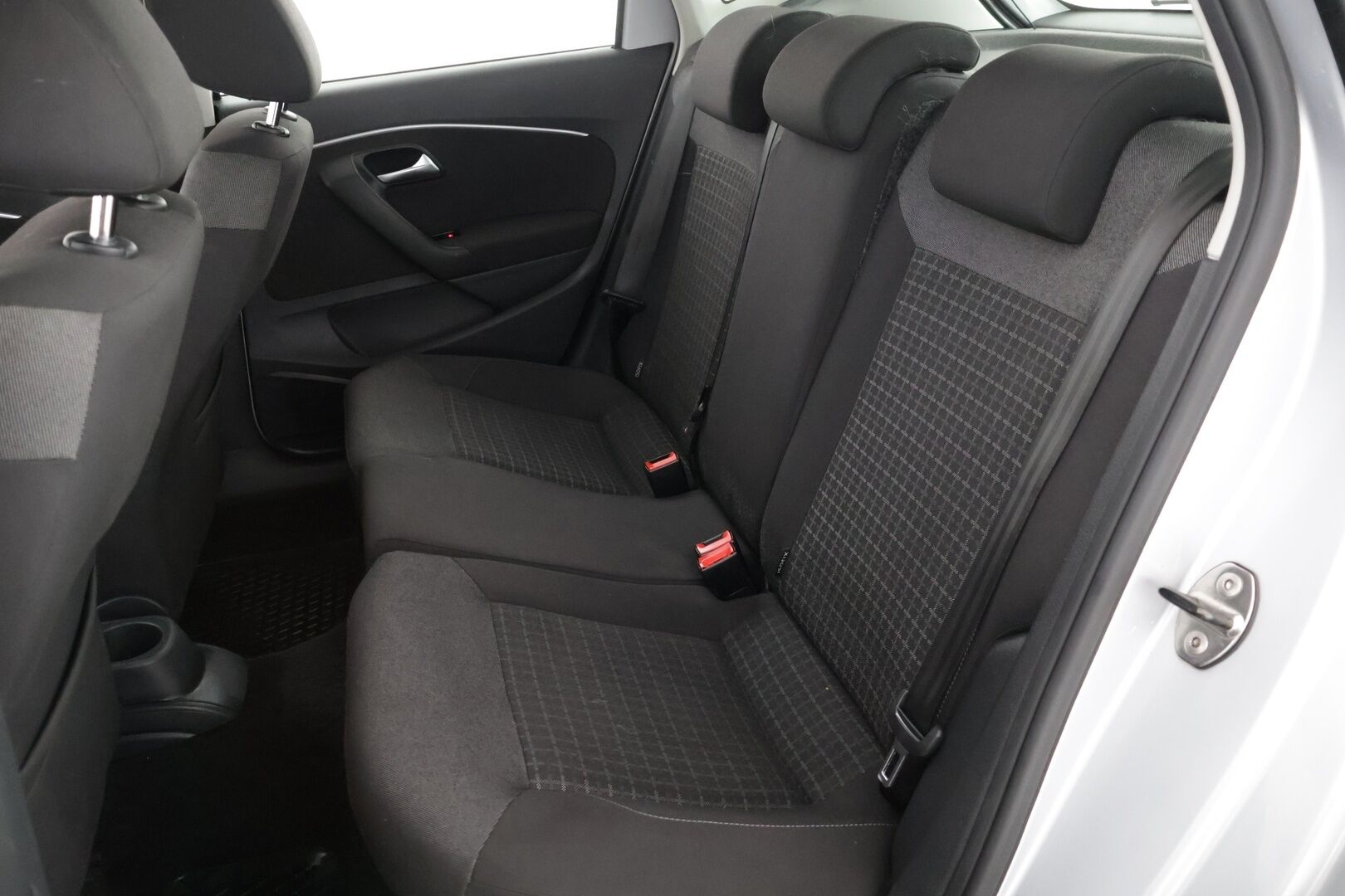 Volkswagen Polo 2014 Comfortline 1,2 TSI 66 kW BlueMotion Technology DSG 4ov *Suomi-auto / Vakkari / Tutkat / BT* - 2x renkaat ja aluvanteilla / Metalliväri - HULLUT AVAJAISHULINAT KORKOTARJOUS 3,29 %