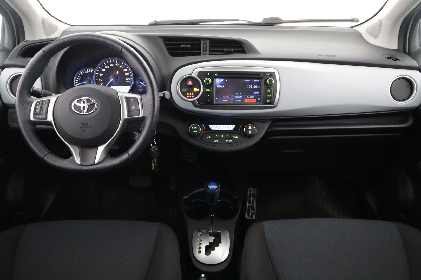 Toyota Yaris 2014 Hybrid Active - Juuri katsastettu! / Vakkari / Huoltokirja / Sähköikkunat 