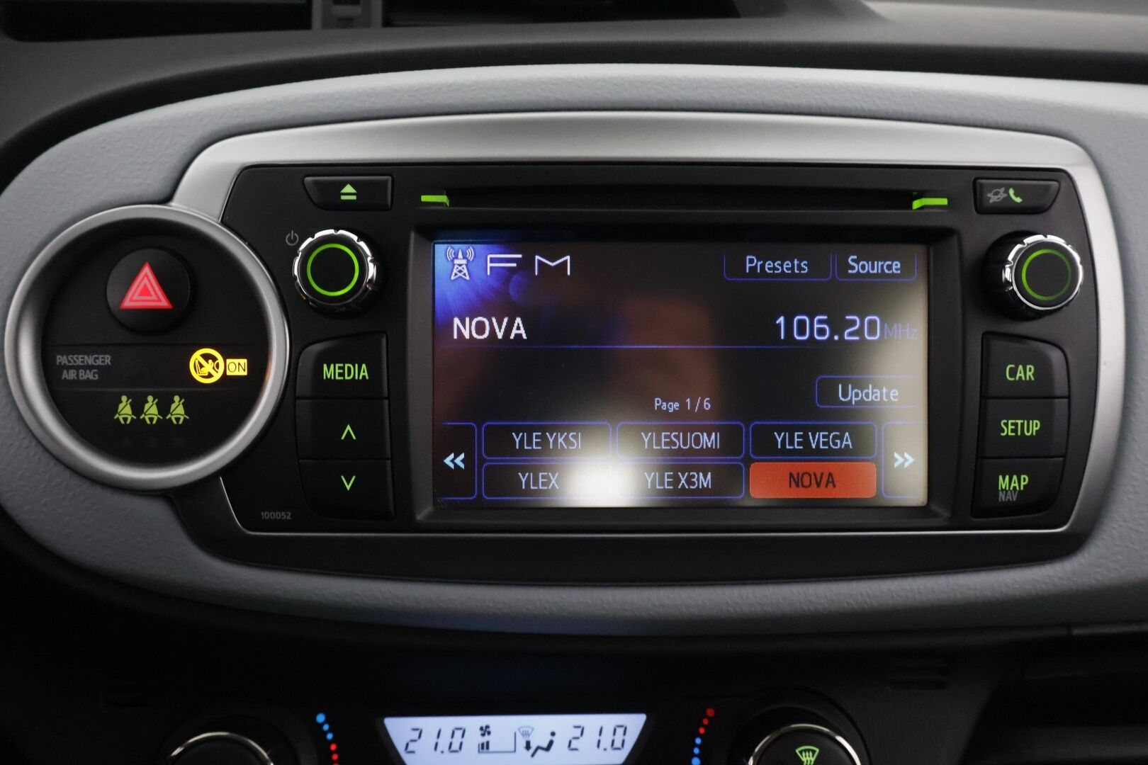 Toyota Yaris 2014 Hybrid Active - Juuri katsastettu! / Vakkari / Huoltokirja / Sähköikkunat 