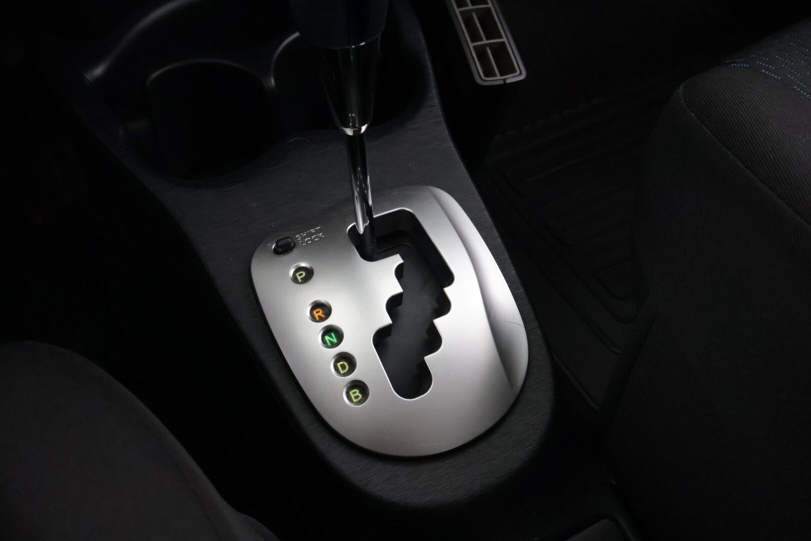 Toyota Yaris 2014 Hybrid Active - Juuri katsastettu! / Vakkari / Huoltokirja / Sähköikkunat 