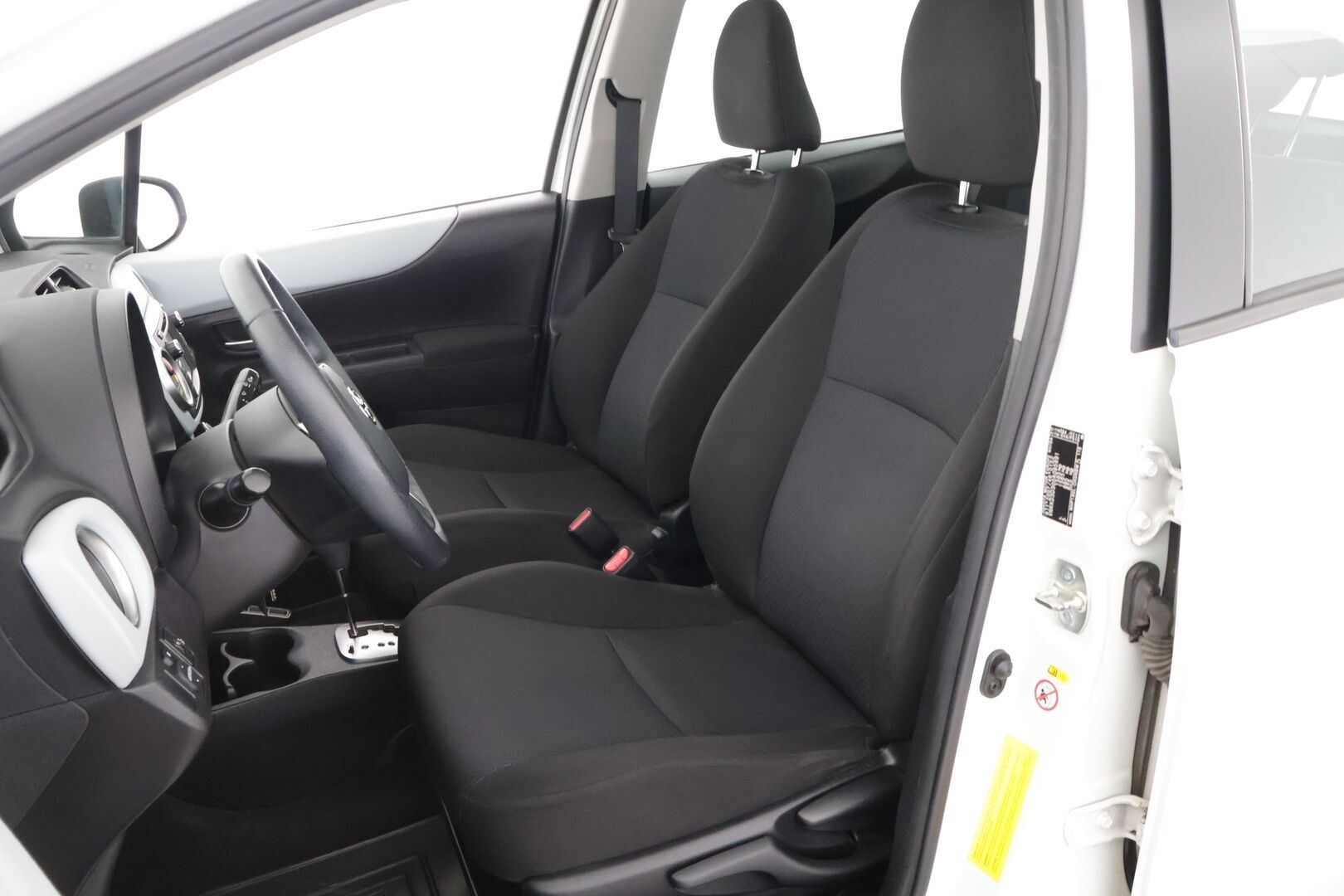 Toyota Yaris 2014 Hybrid Active - Juuri katsastettu! / Vakkari / Huoltokirja / Sähköikkunat 