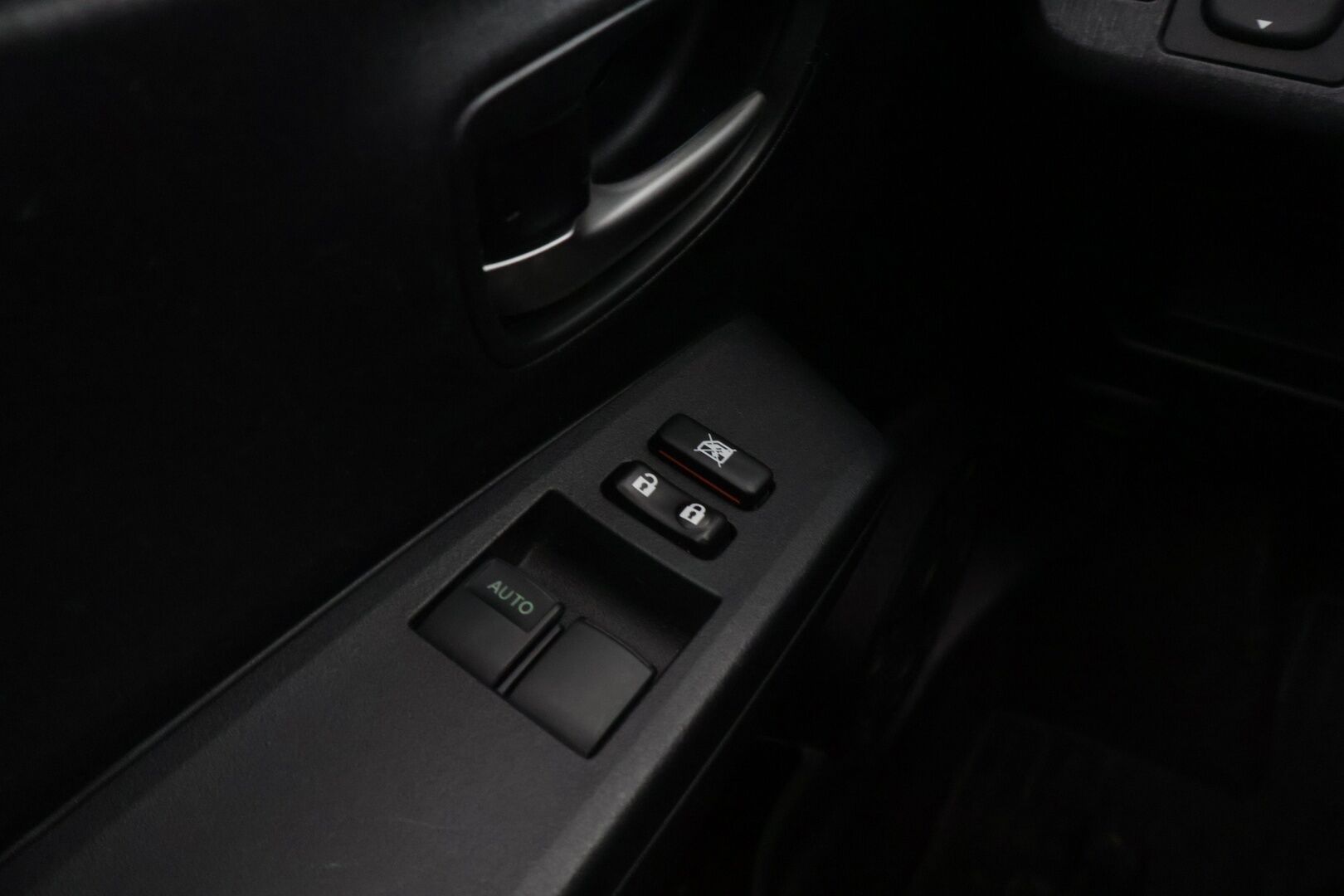 Toyota Yaris 2014 Hybrid Active - Juuri katsastettu! / Vakkari / Huoltokirja / Sähköikkunat 