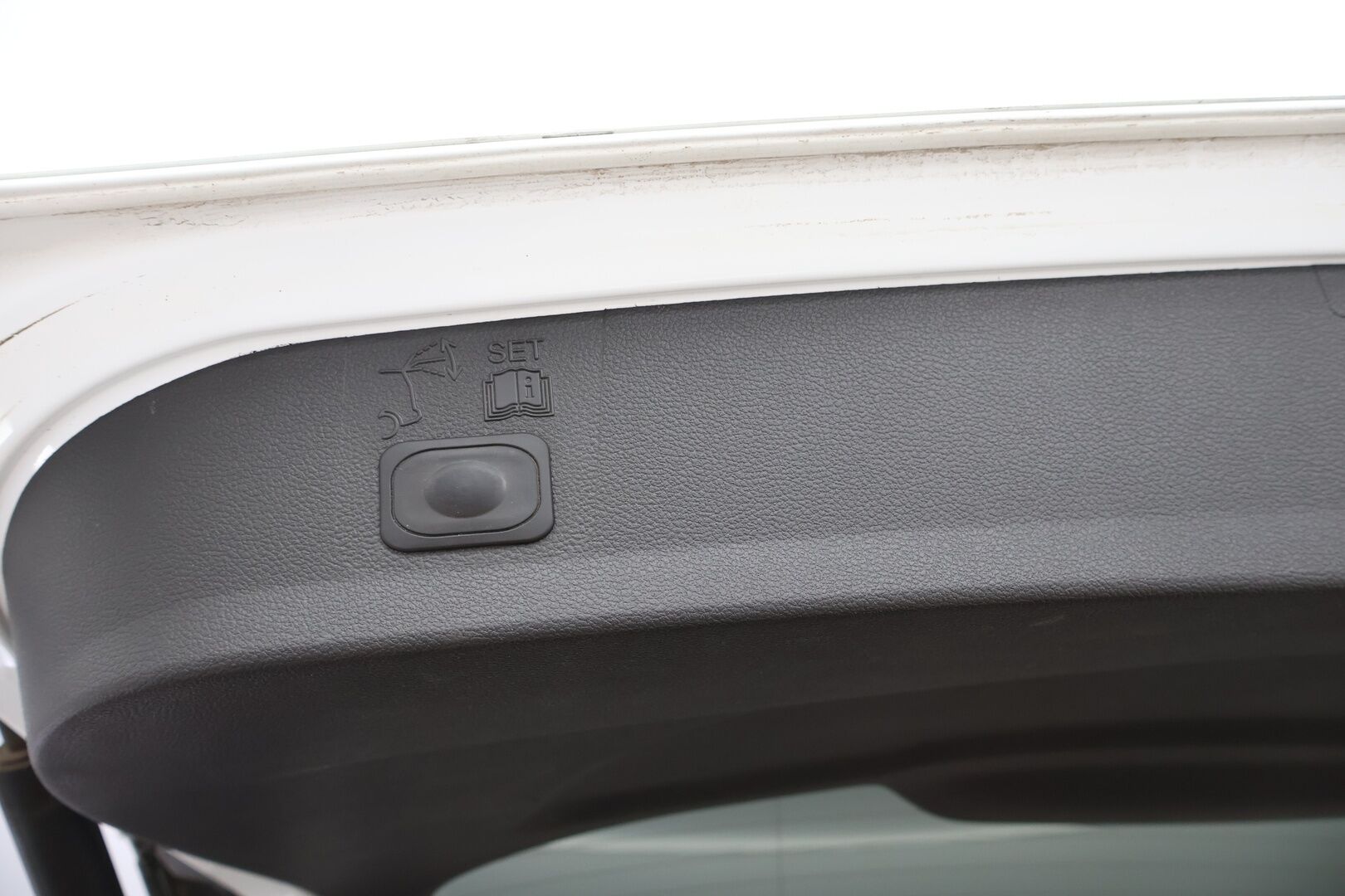 Ford Kuga 2014 1,6 EcoBoost 150 hv FWD Start/Stop Titanium 5-ovinen - Suomiauto / Vetokoukku. / Bi-Xenon / Puolinahkasisusta. / Vakkari / KeylessGo / Lohko & Sisäpistoke!