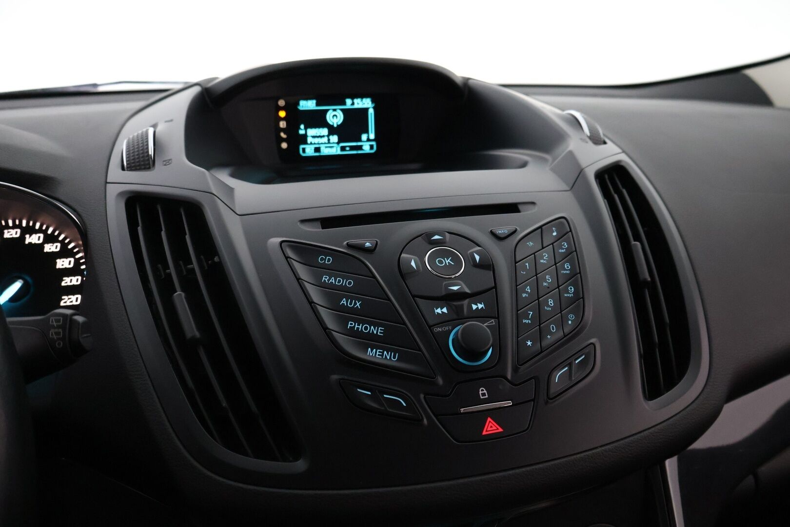 Ford Kuga 2014 1,6 EcoBoost 150 hv FWD Start/Stop Titanium 5-ovinen - Suomiauto / Vetokoukku. / Bi-Xenon / Puolinahkasisusta. / Vakkari / KeylessGo / Lohko & Sisäpistoke!