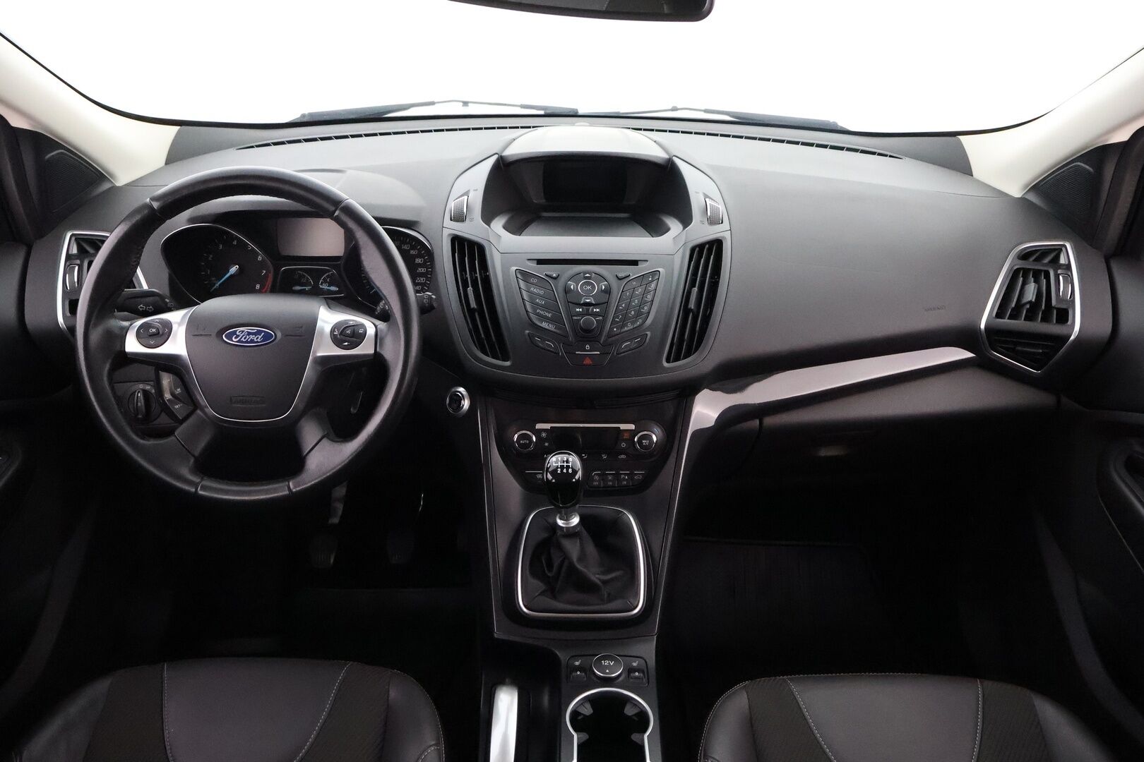 Ford Kuga 2014 1,6 EcoBoost 150 hv FWD Start/Stop Titanium 5-ovinen - Suomiauto / Vetokoukku. / Bi-Xenon / Puolinahkasisusta. / Vakkari / KeylessGo / Lohko & Sisäpistoke!