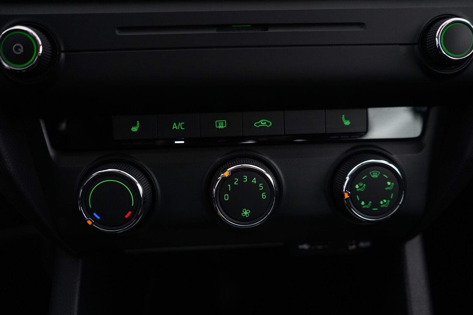 Skoda Octavia 2015 1,2 TSI Ambition   *Vakkari / Front Assist / Start-Stop - Suomi-auto / Kahdet renkaat! 
