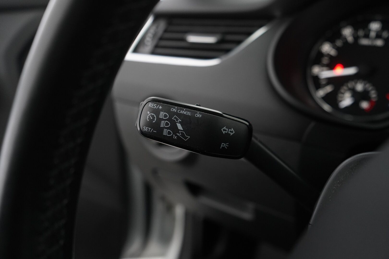 Skoda Octavia 2015 1.2 TSI Ambition * Vakionopeudensäädin / Pysäköintitutkat / BT-audio / Front Assist * - Suomi-auto / Kahdet renkaat alumiinivanteilla!