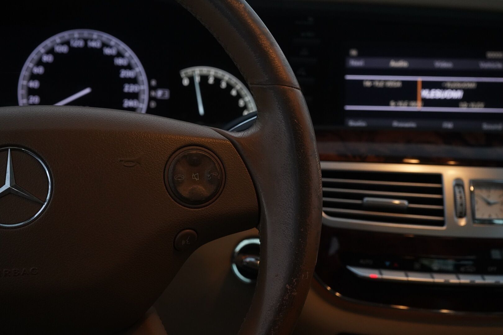 Mercedes-Benz S 2007 350 L - Webasto / Ilmastoidut penkit / Kattoikkuna / Harman Kardon / Muistipenkit / Imuovet / Vakkari 