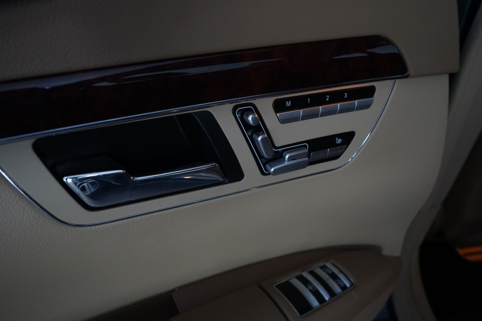 Mercedes-Benz S 2007 350 L - Webasto / Ilmastoidut penkit / Kattoikkuna / Harman Kardon / Muistipenkit / Imuovet / Vakkari 