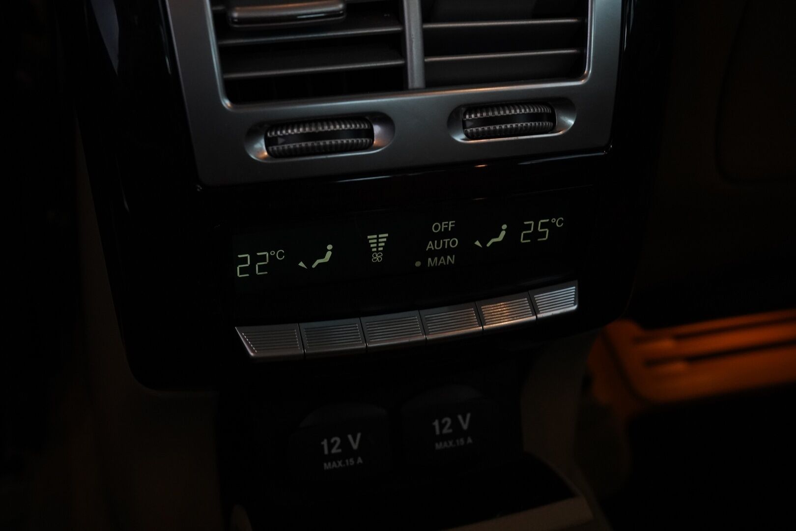 Mercedes-Benz S 2007 350 L - Webasto / Ilmastoidut penkit / Kattoikkuna / Harman Kardon / Muistipenkit / Imuovet / Vakkari 