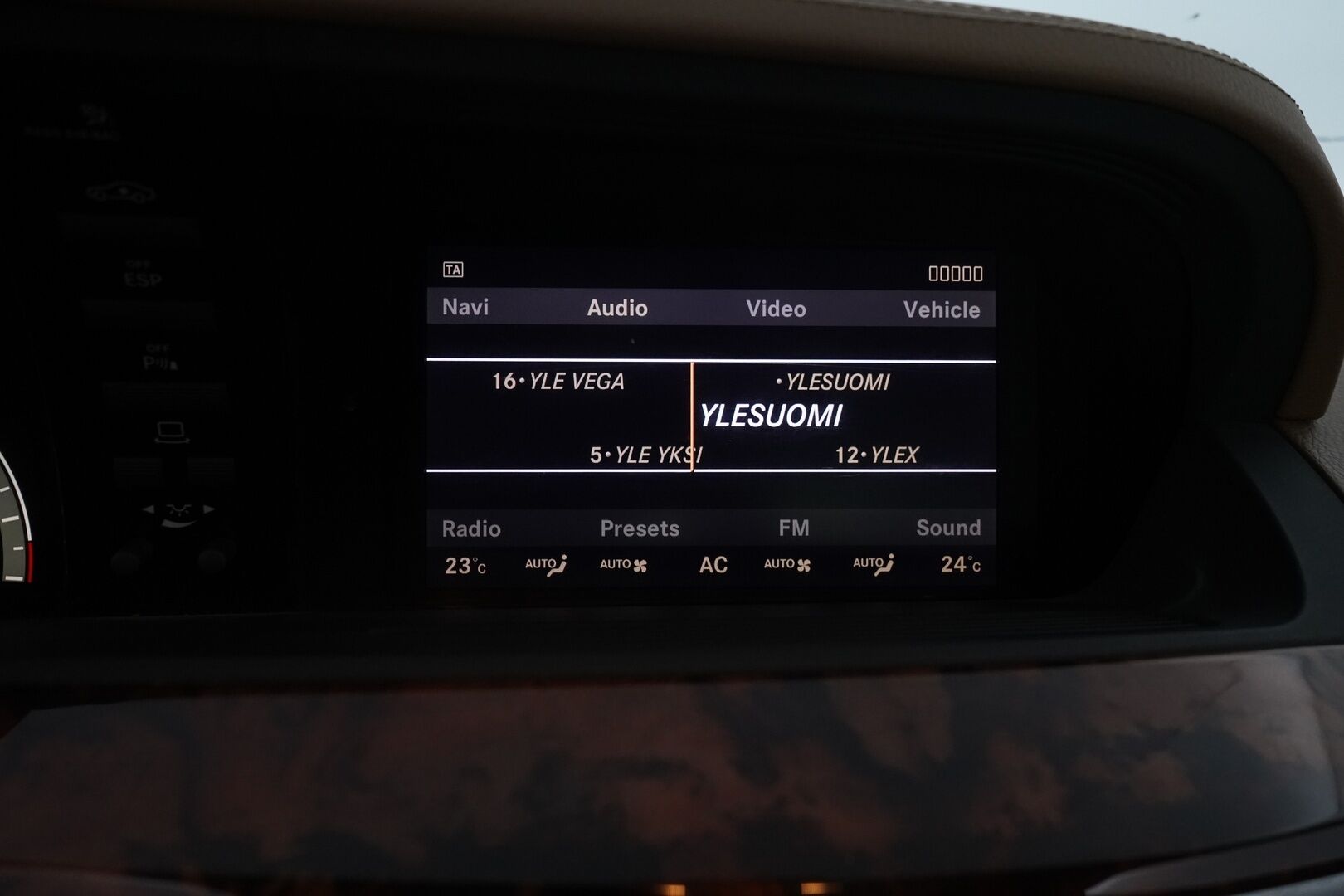 Mercedes-Benz S 2007 350 L - Webasto / Ilmastoidut penkit / Kattoikkuna / Harman Kardon / Muistipenkit / Imuovet / Vakkari 