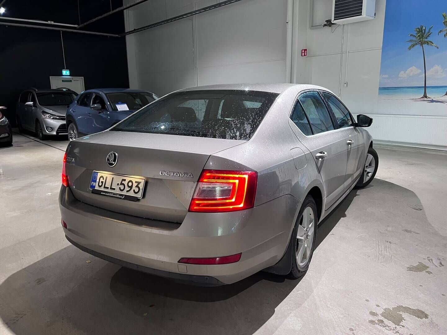 Skoda Octavia 2015 1,2 TSI Elegance - | Vakkari | Lohko + S.tilanlämm. | Keyless | Bluetooth | P.Tutka | Xenonit | Autom.Pitkät | Juuri Huollettu | 2x Hyvillä Renkailla |