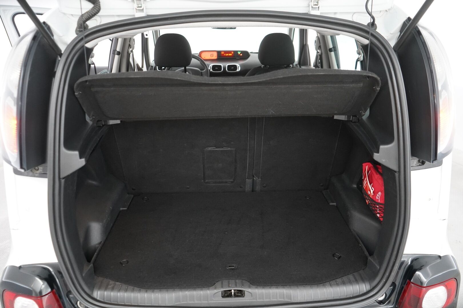 Citroen C3 Picasso 2016 PureTech 110 Premium *Koukku / Lohko / Vakkari / Tutkat* - Viimeisin huolto 104tkm / Kahdet renkaat / Uusi tuulilasi / Todella hyvä huoltohistoria / Suomi-auto